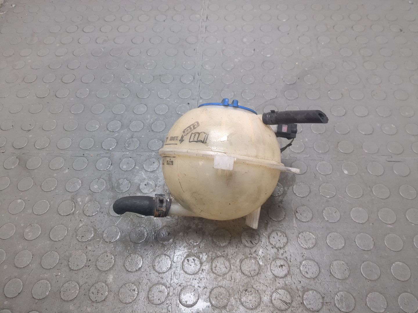 Бачок расширительный