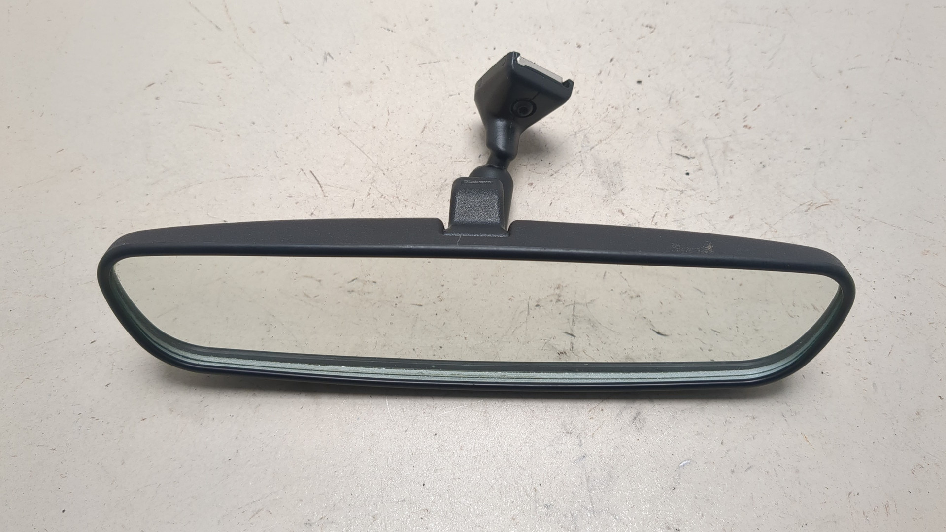 Зеркало заднего вида