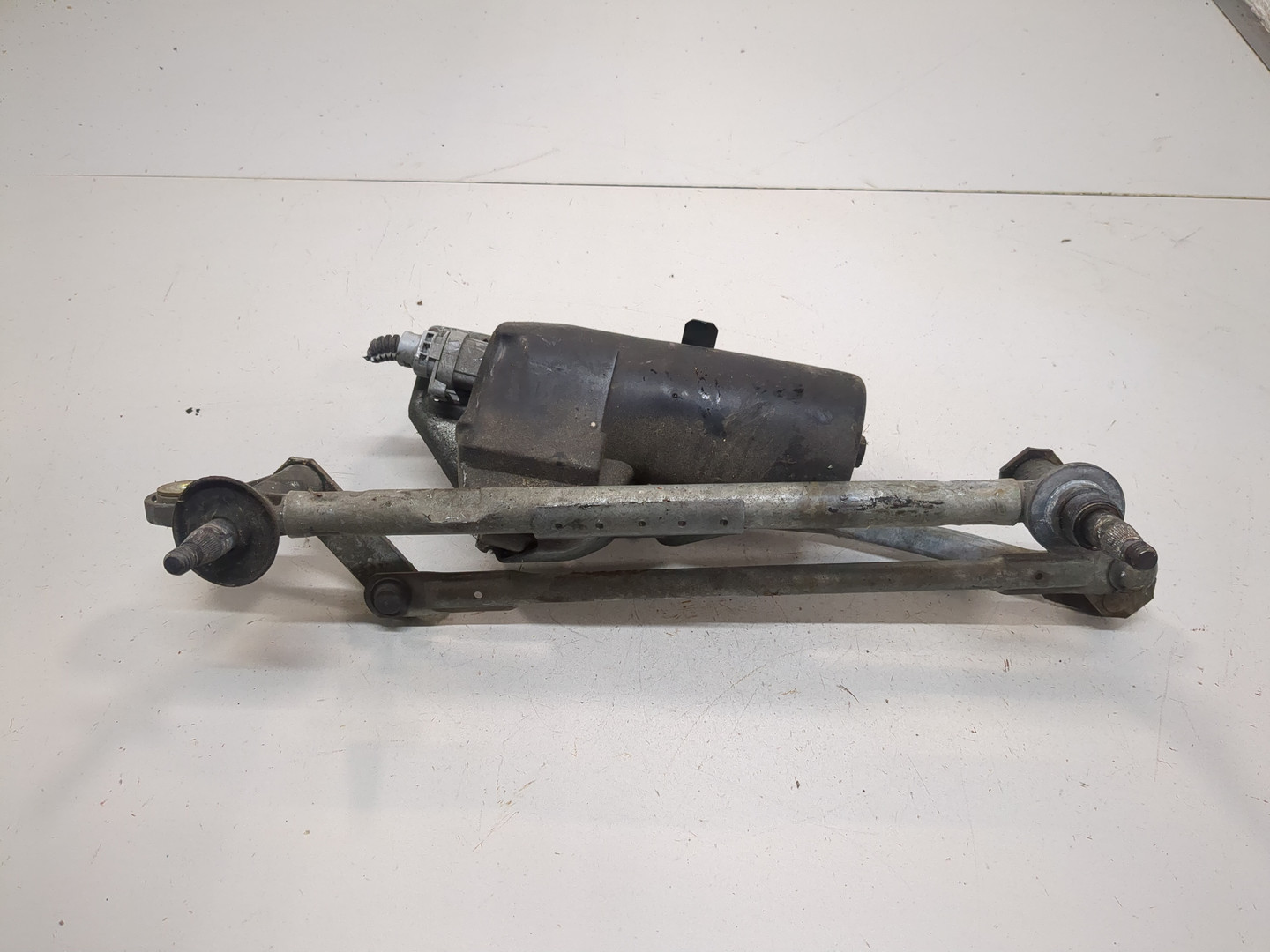 Трапеция стеклоочистителей