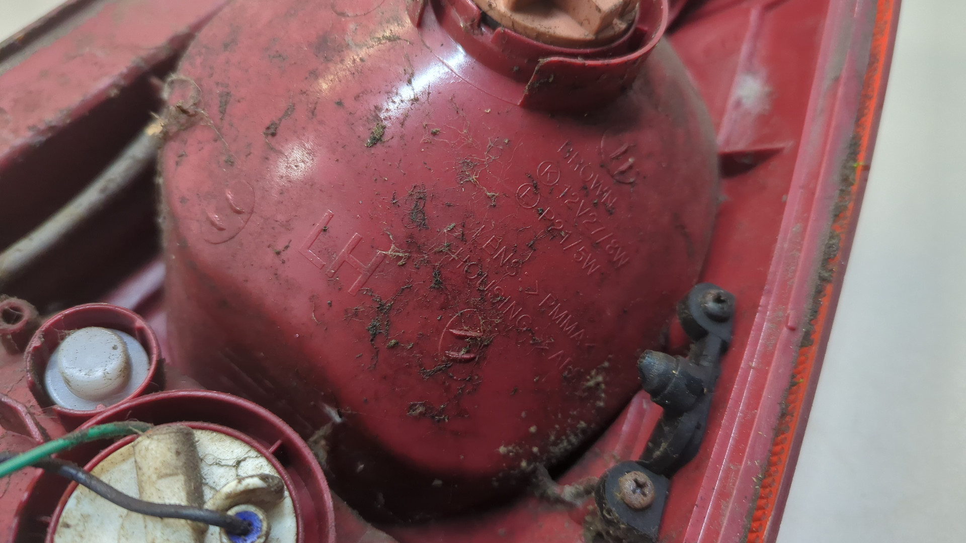 Фонарь задний левый