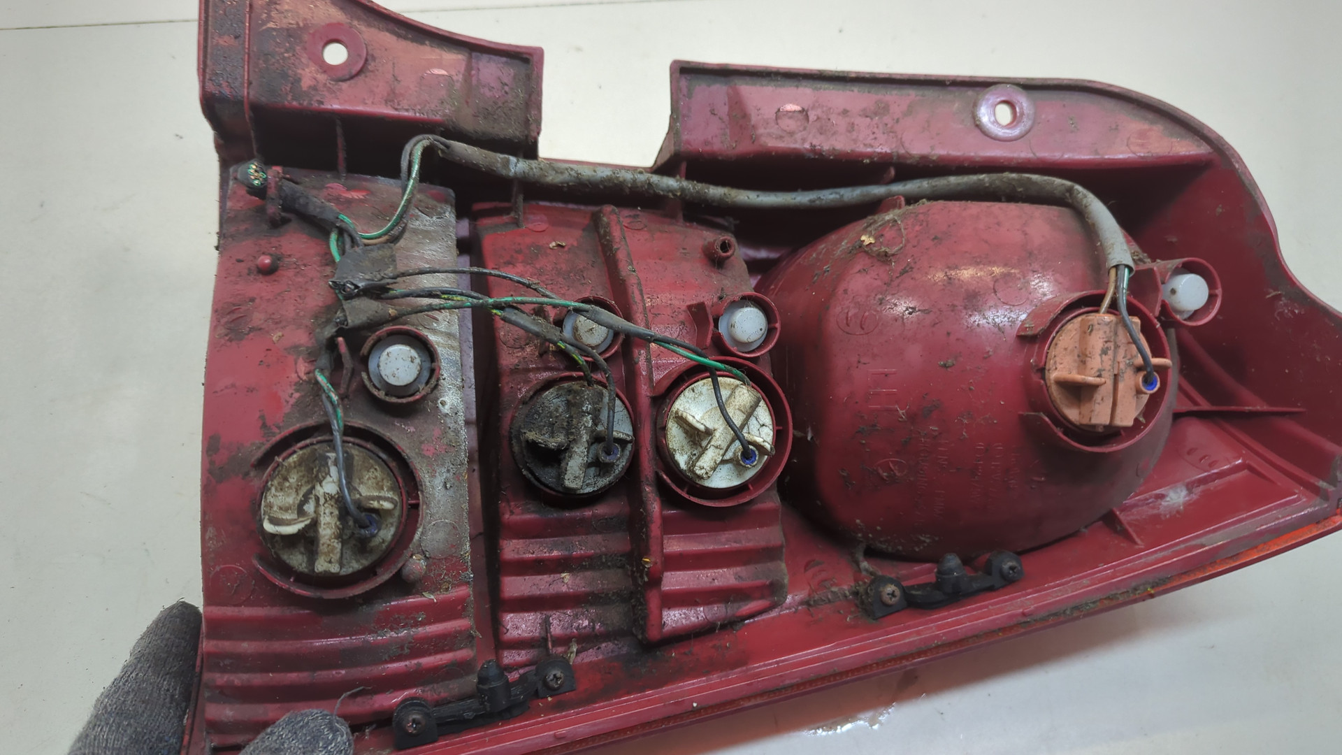 Фонарь задний левый