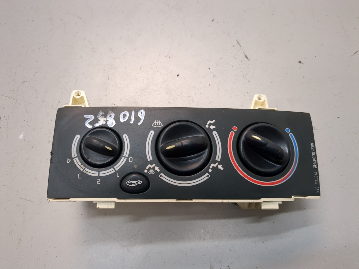 Переключатель отопителя