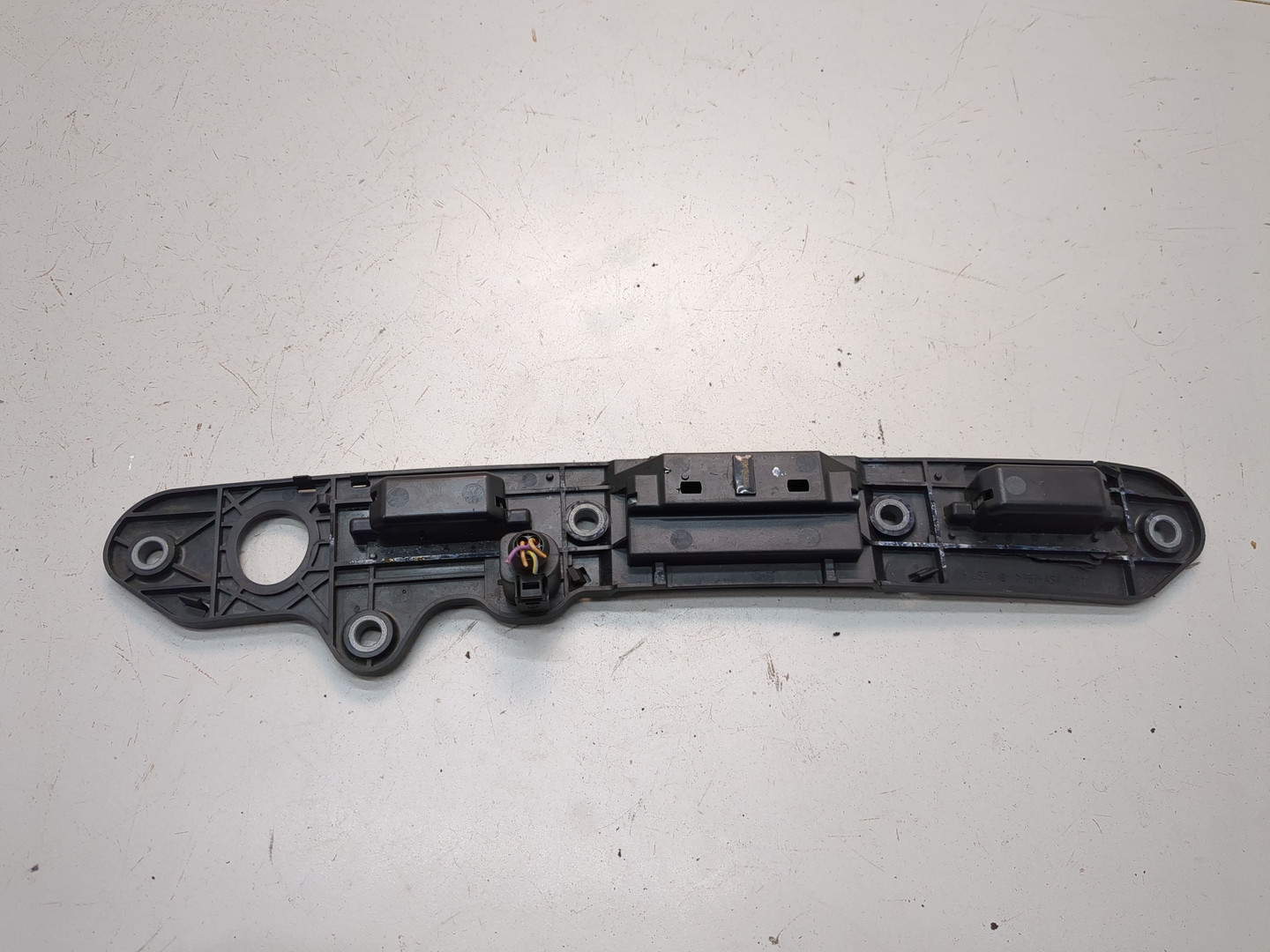 Кнопка открывания багажника