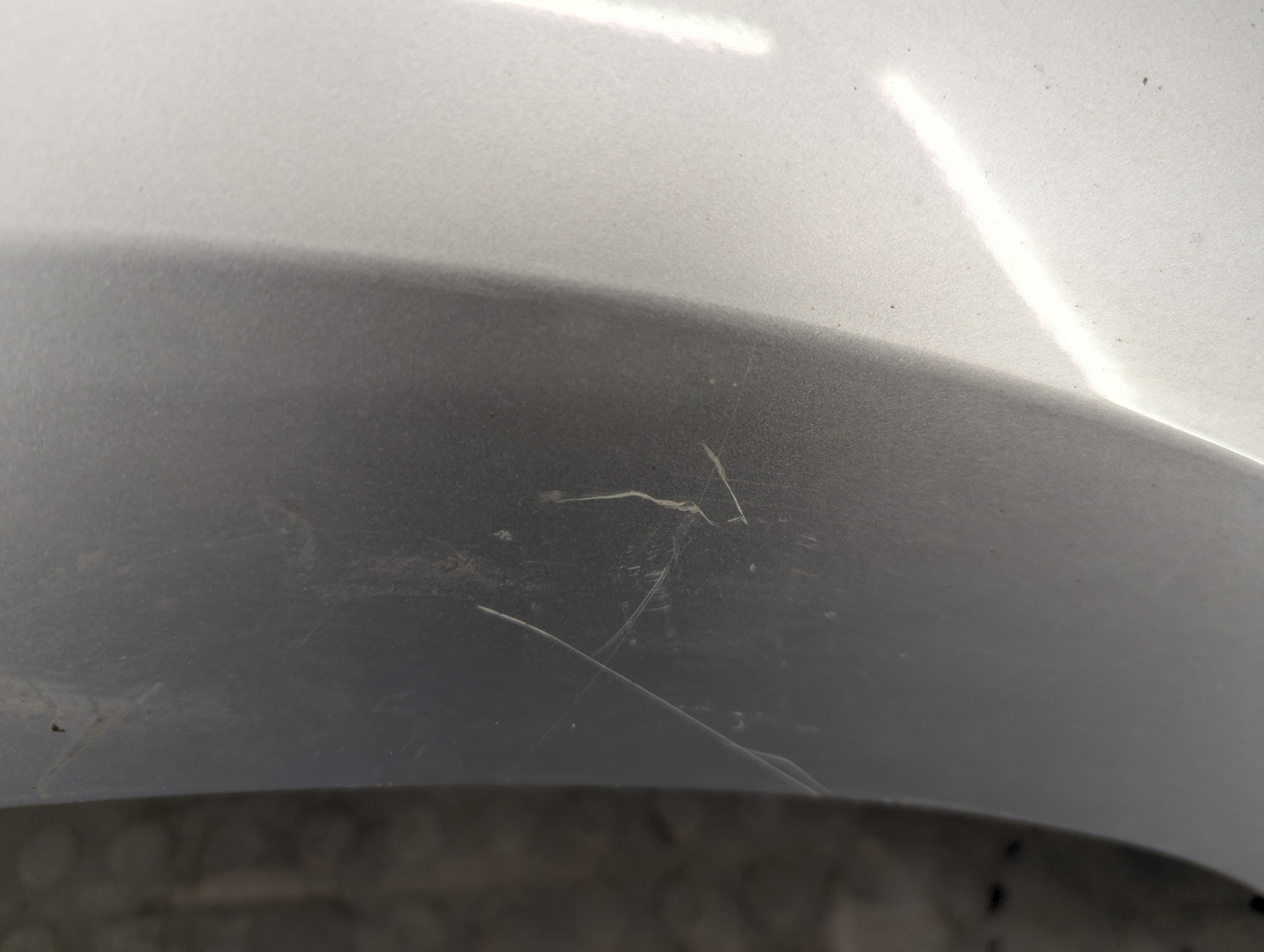 Крыло переднее правое