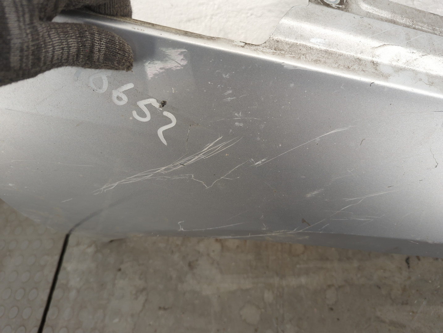 Крыло переднее правое