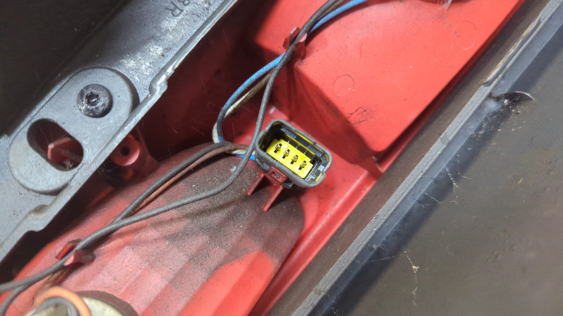 Фонарь задний правый