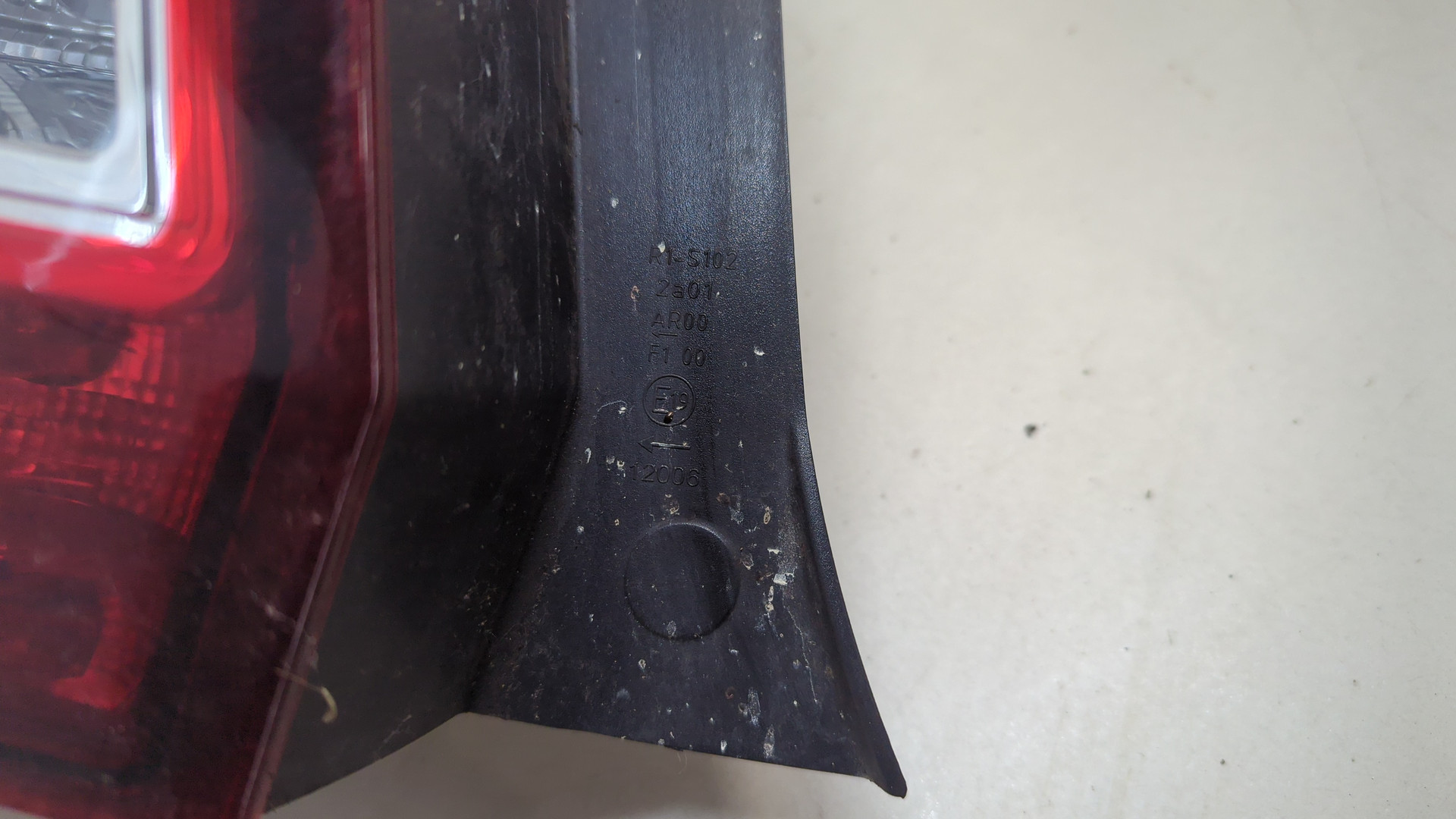 Фонарь задний левый