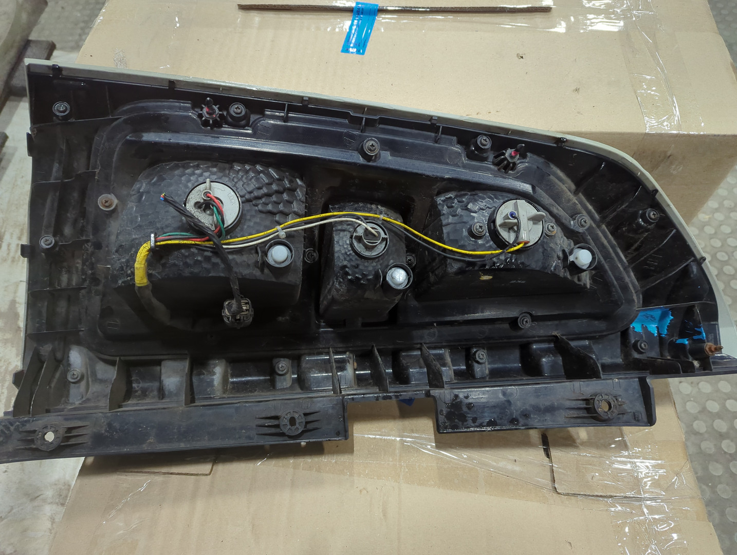 Фонарь задний правый