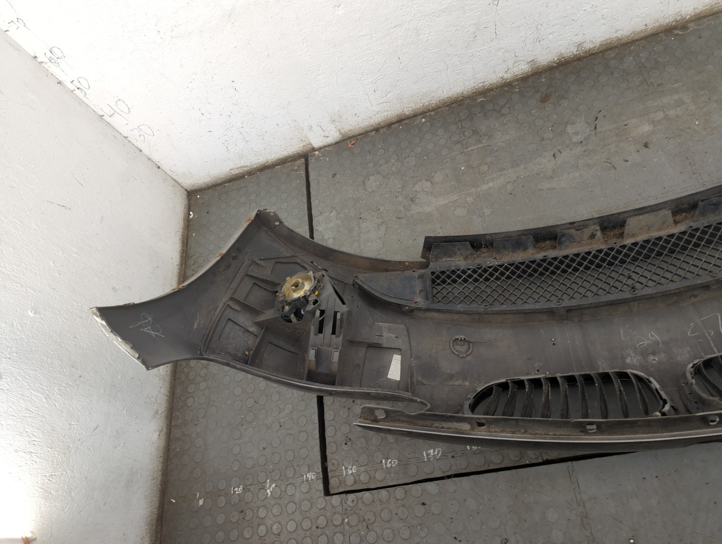 Бампер передний