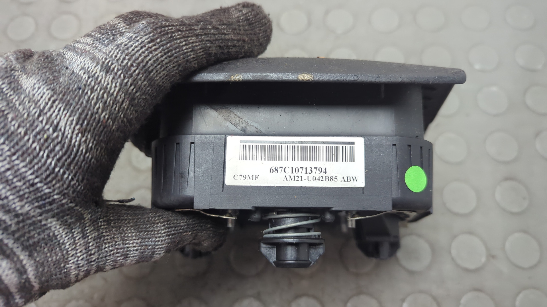 Подушка безопасности в рулевое колесо