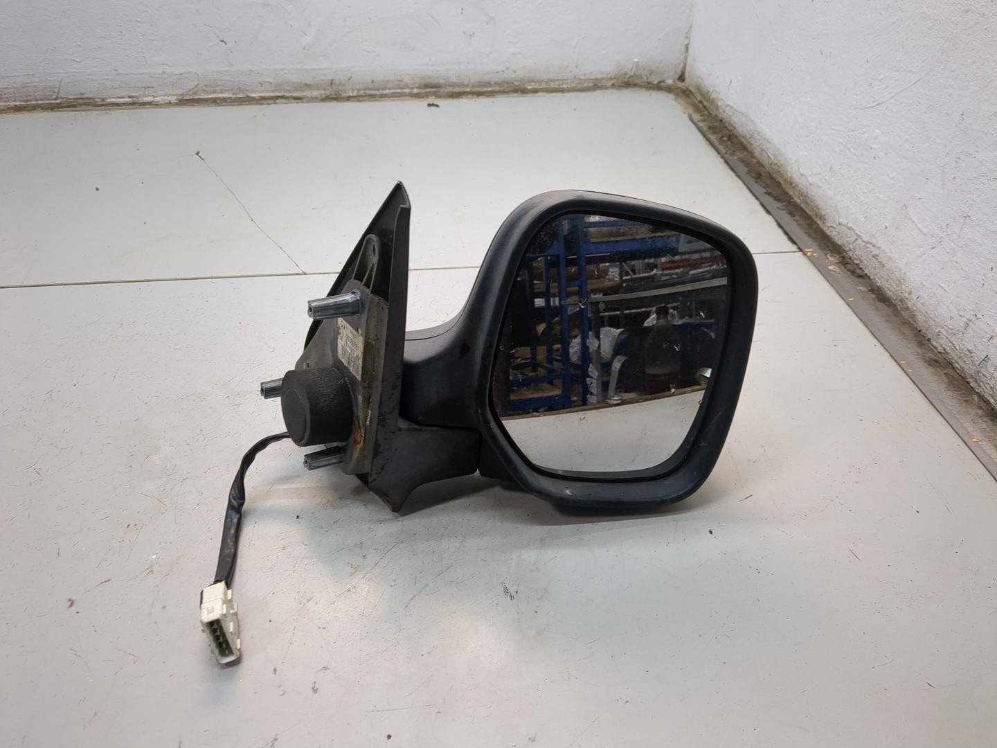 Зеркало правое электрическое