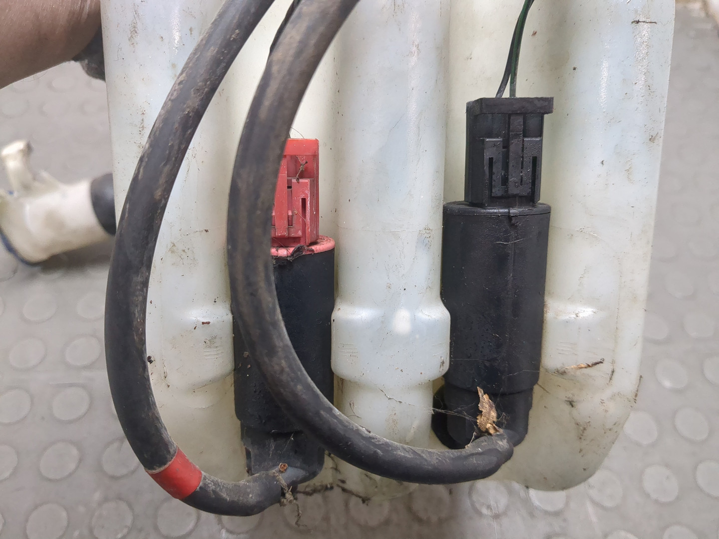 Бачок омывателя лобового стекла