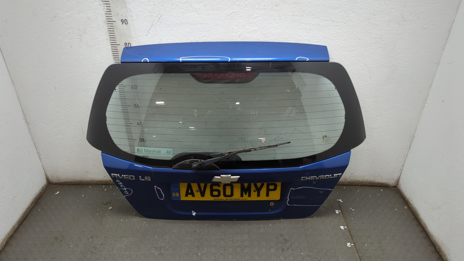 Дверь багажника