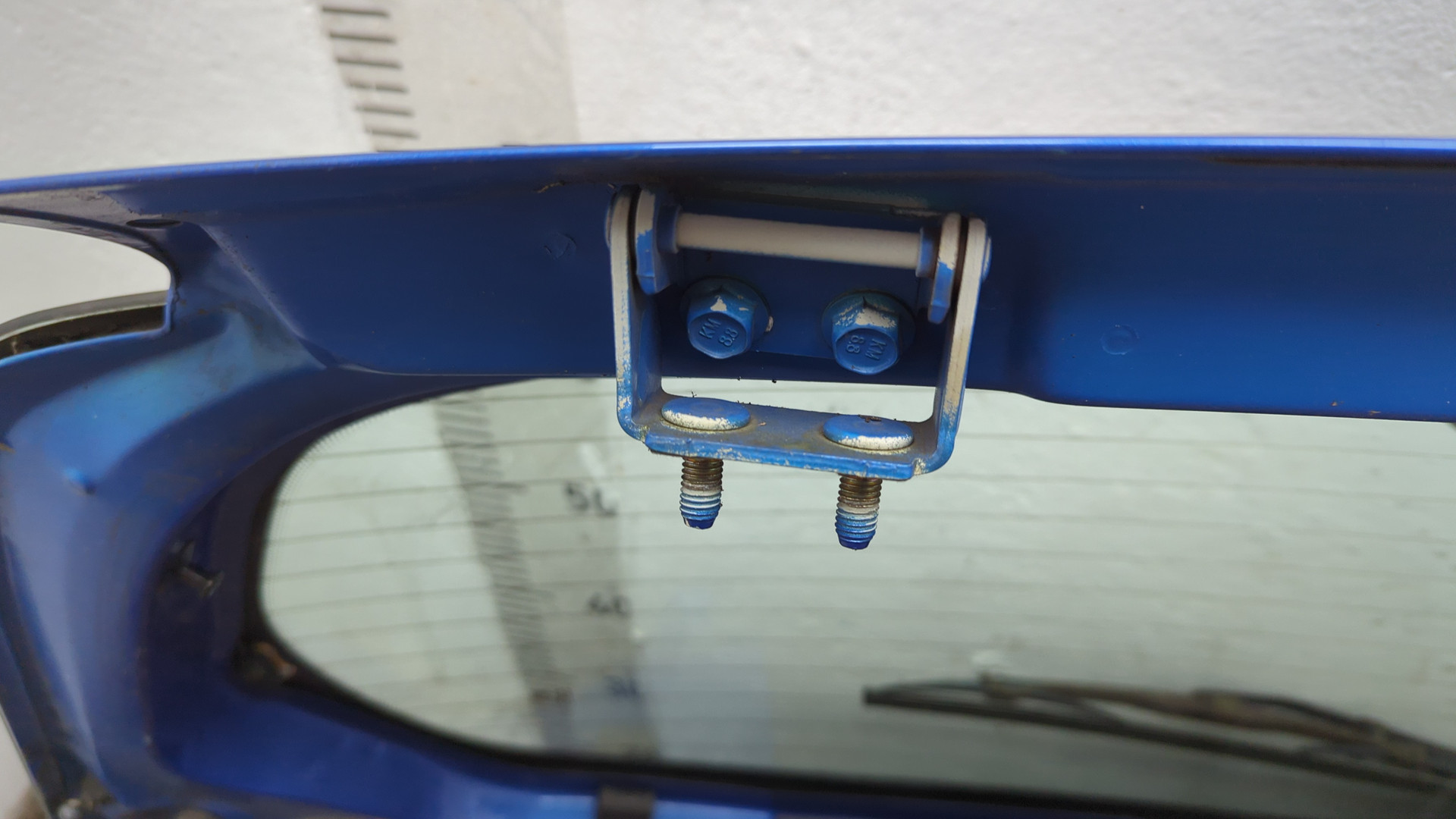 Дверь багажника