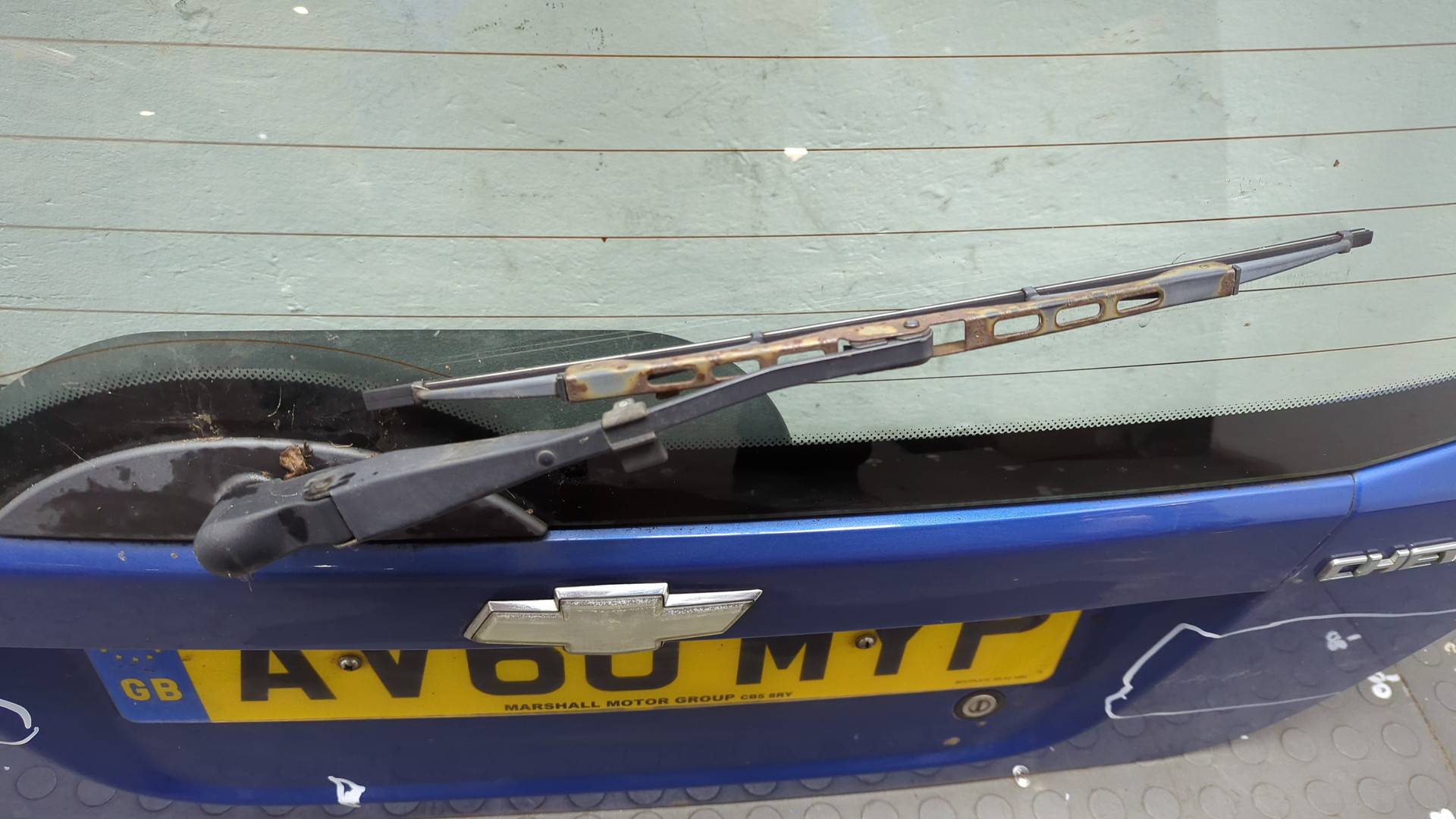 Дверь багажника