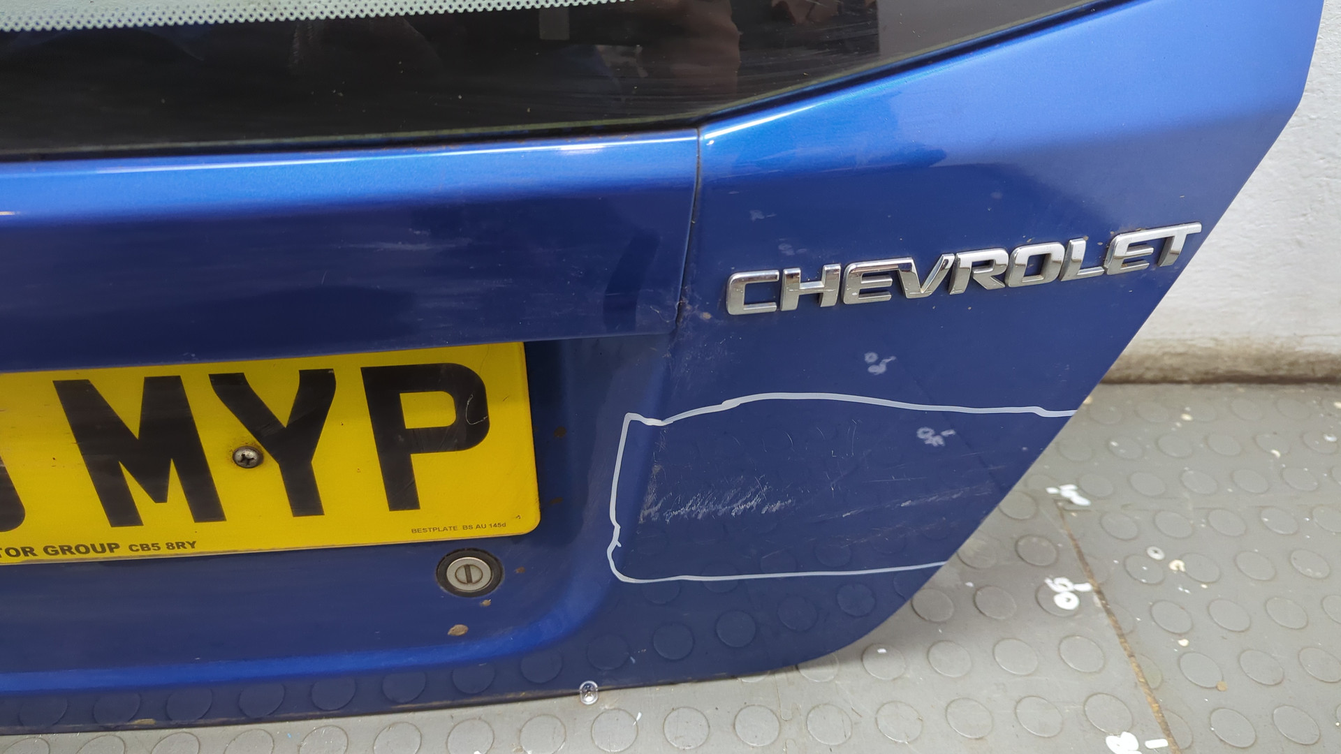 Дверь багажника