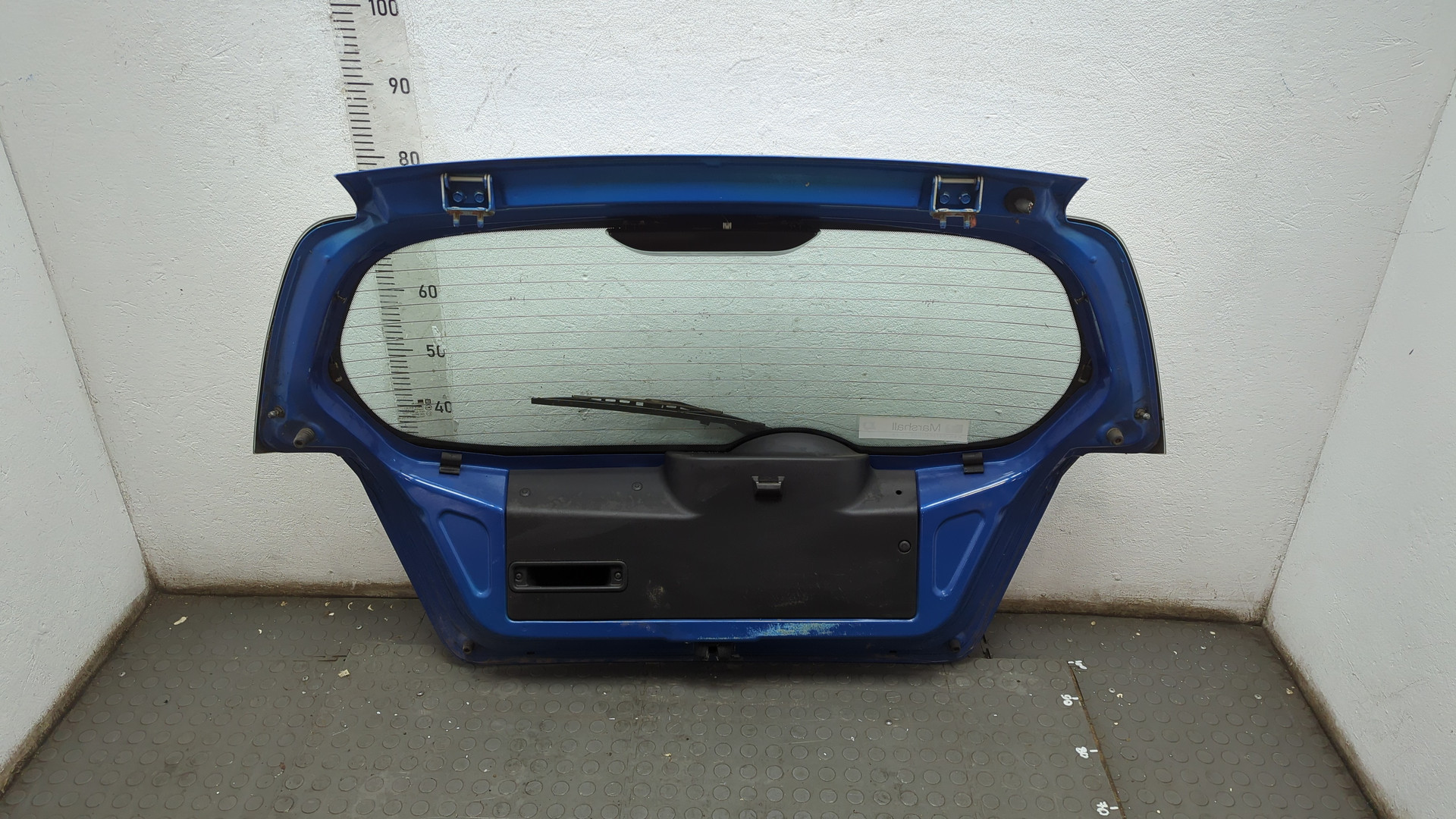 Дверь багажника