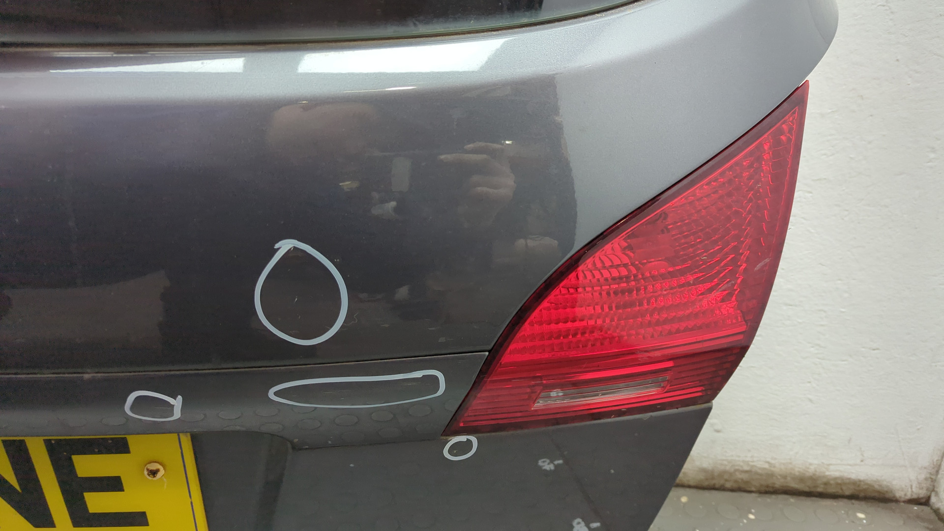 Дверь багажника