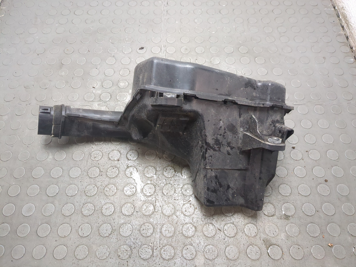 Резонатор воздушного фильтра