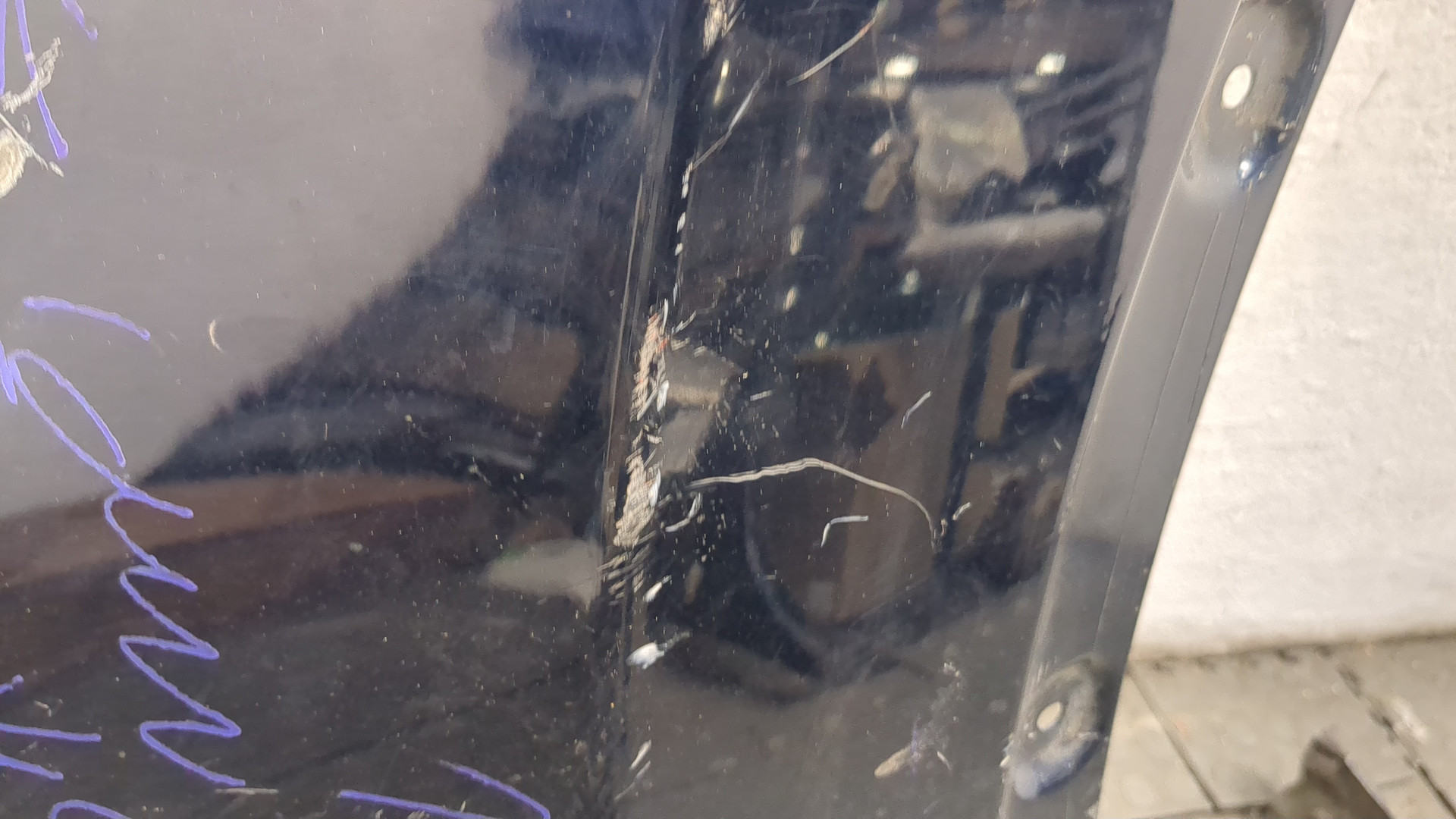 Крыло переднее правое