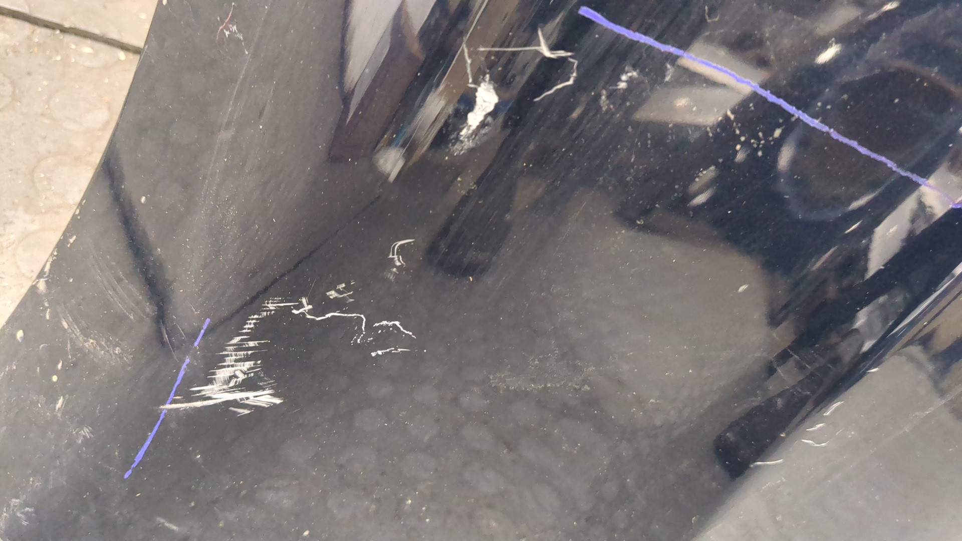 Крыло переднее правое