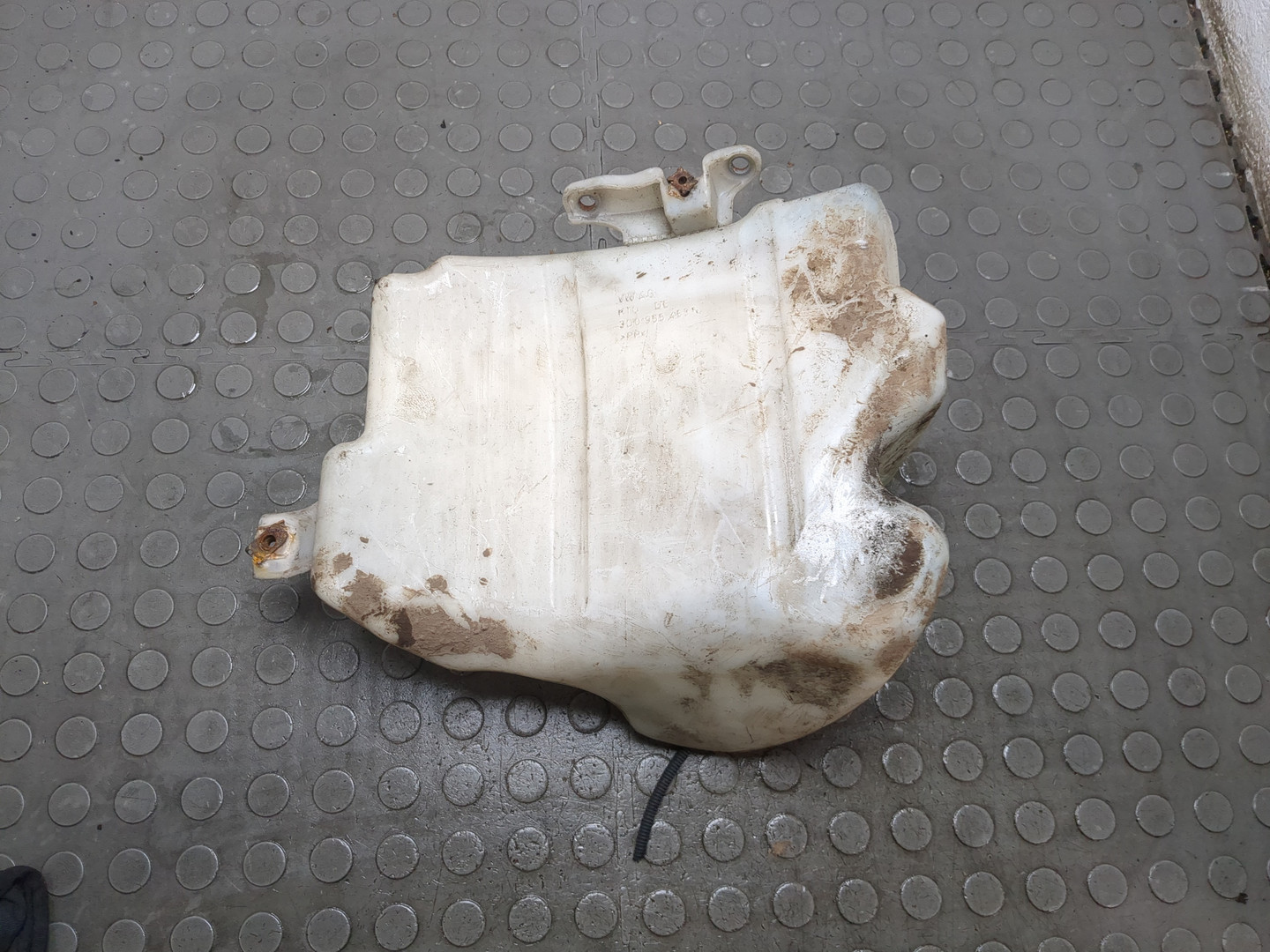 Бачок омывателя лобового стекла