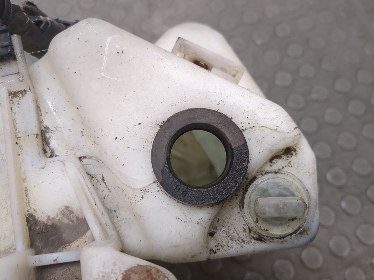 Бачок омывателя лобового стекла