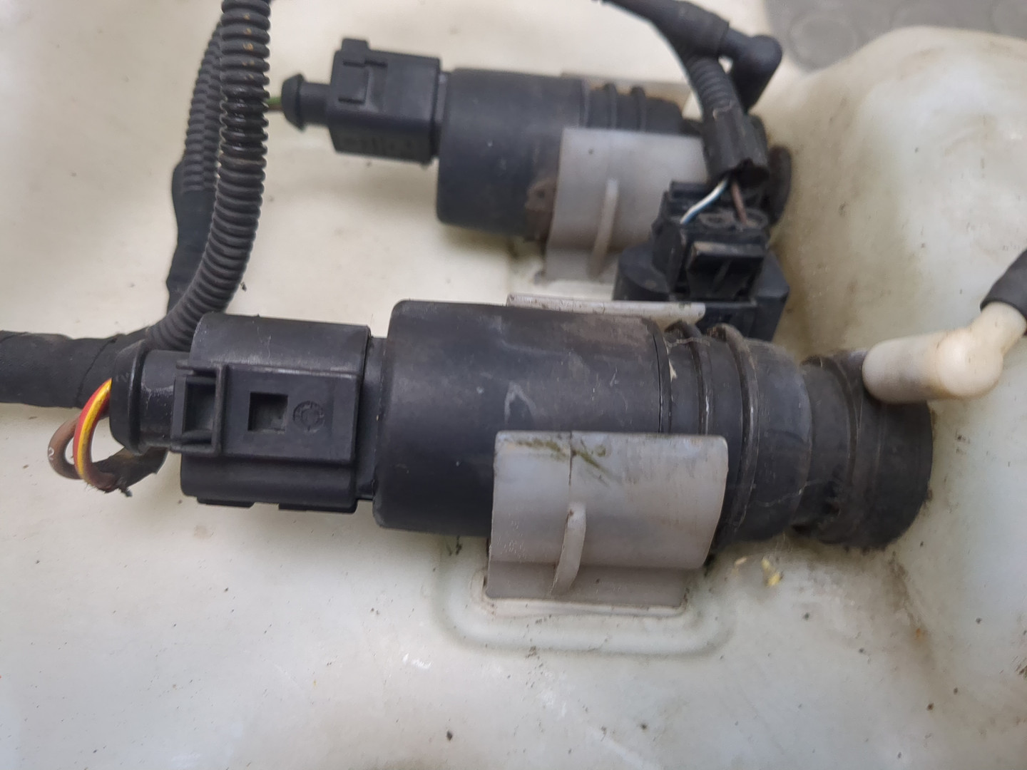 Бачок омывателя лобового стекла