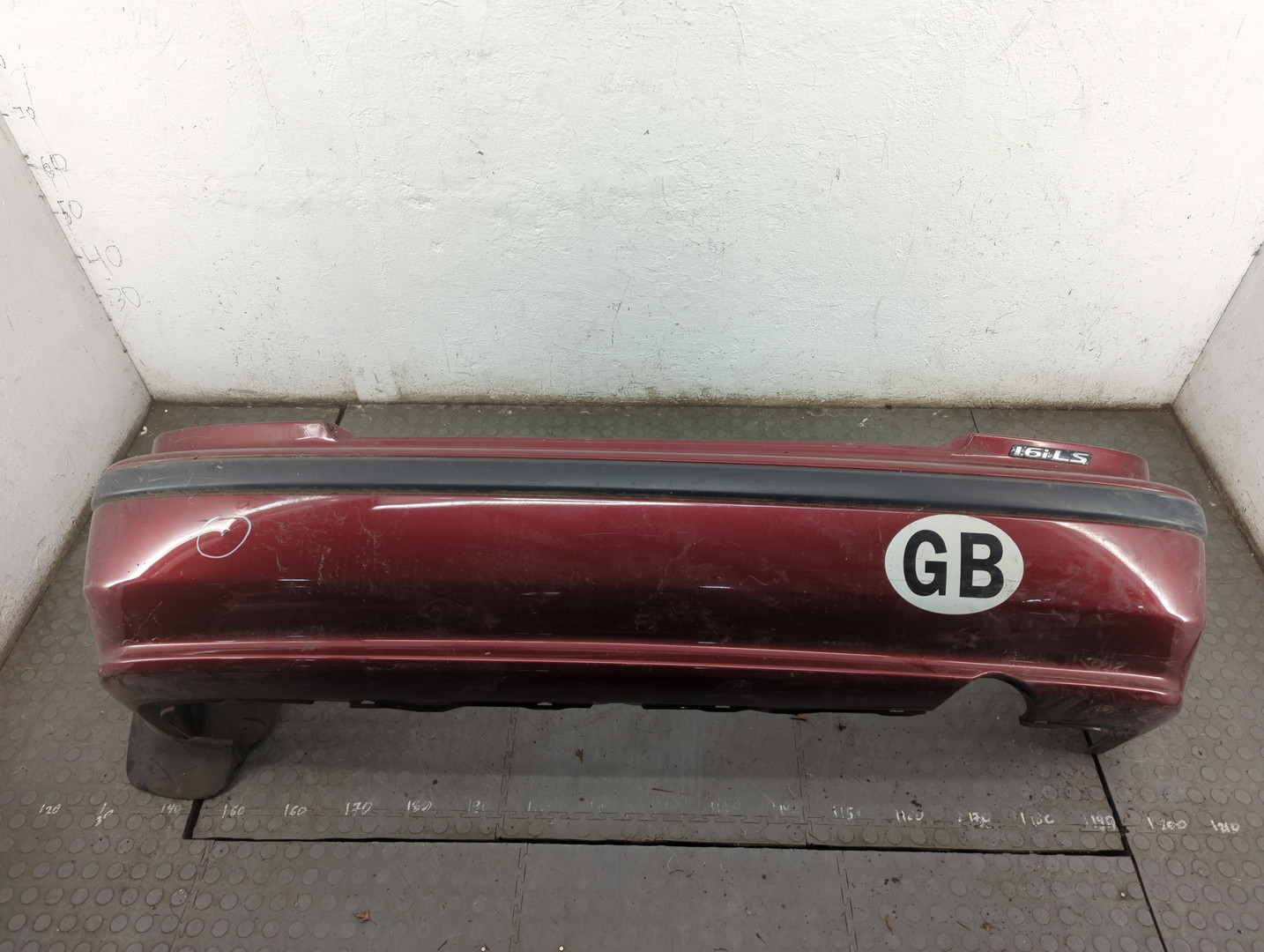 Бампер задний