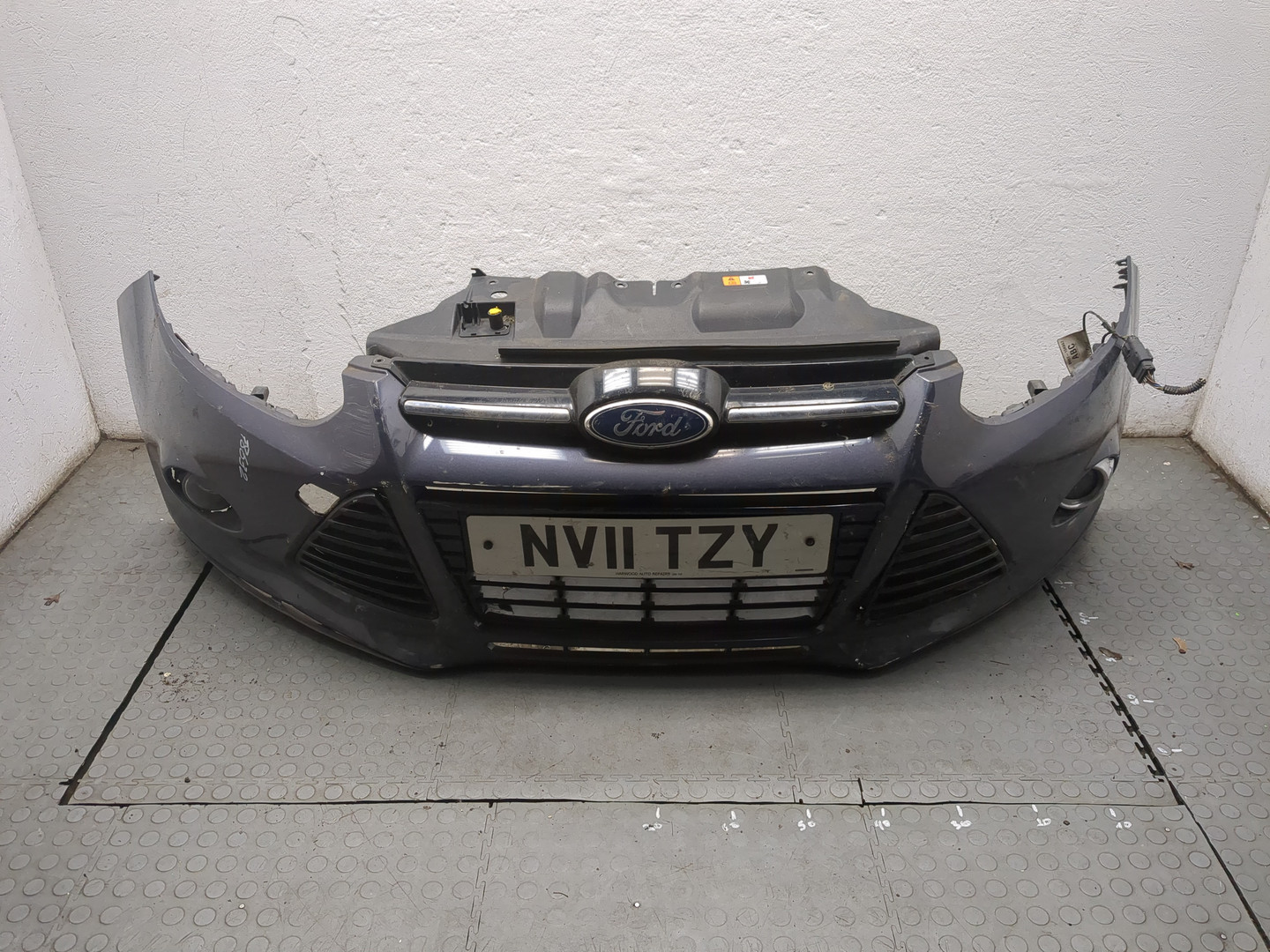 Бампер передний