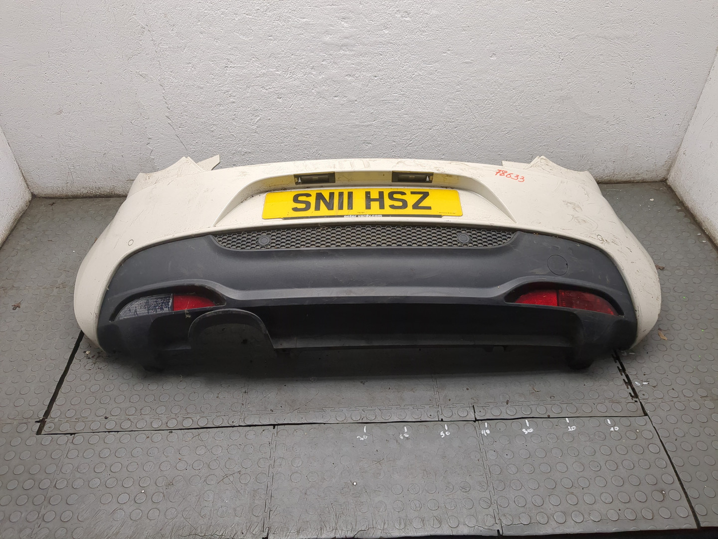 Бампер задний