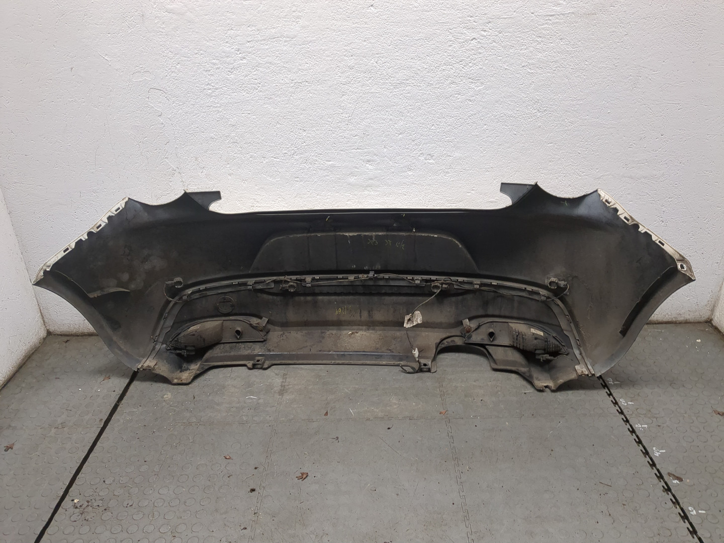 Бампер задний