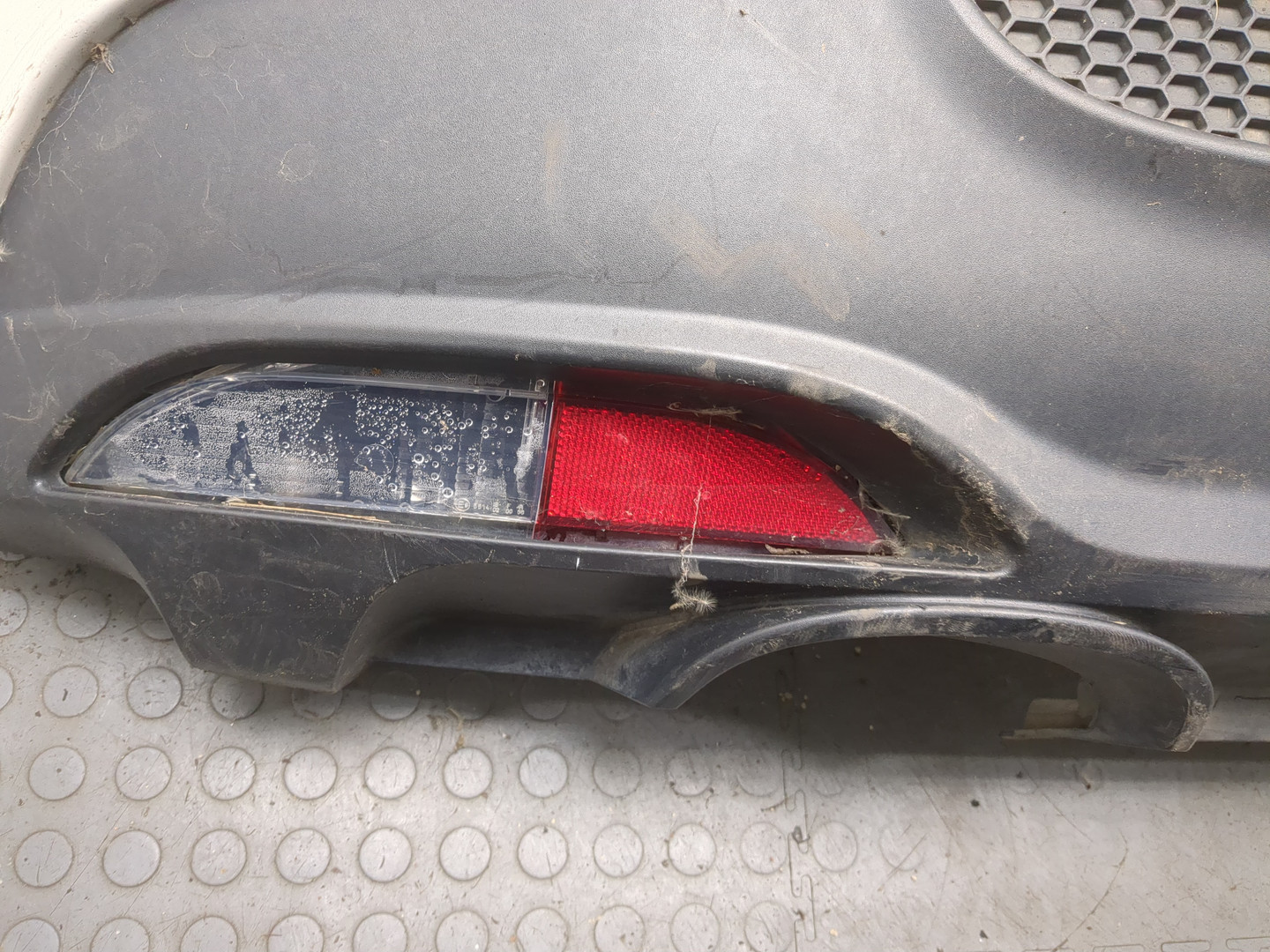 Бампер задний