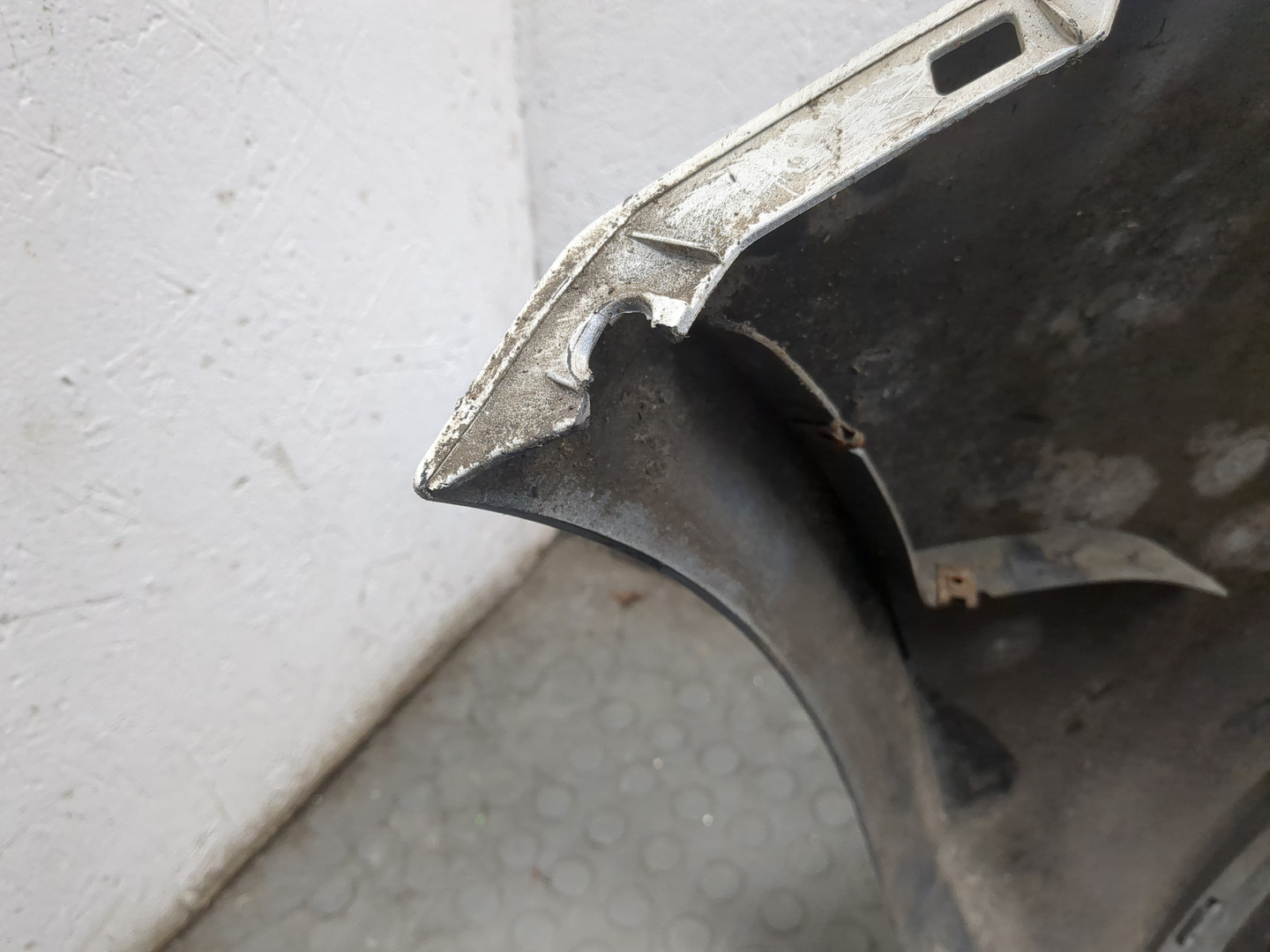 Бампер задний