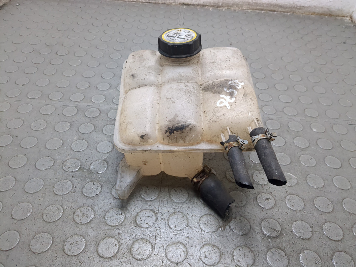 Бачок расширительный