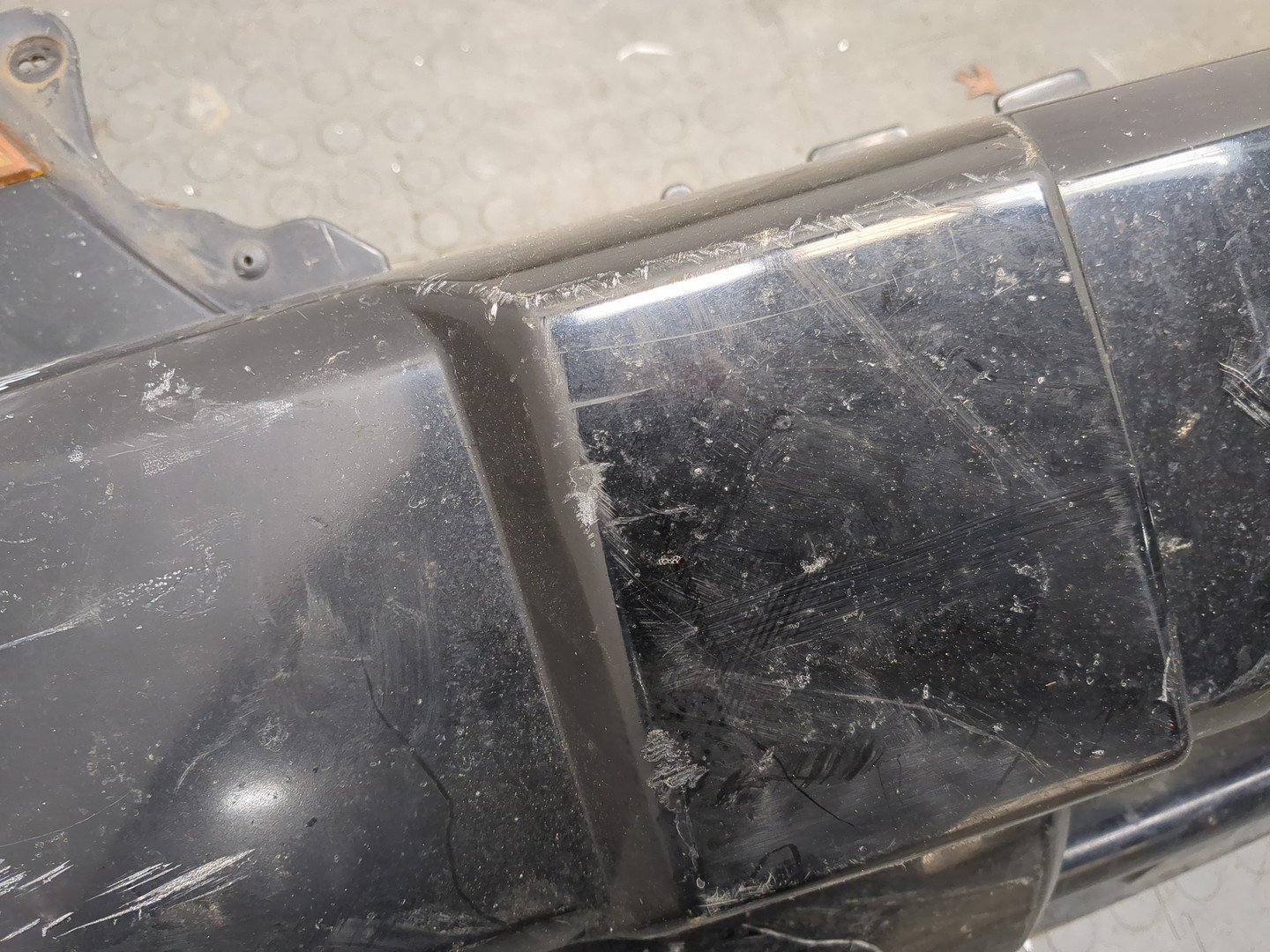 Бампер передний