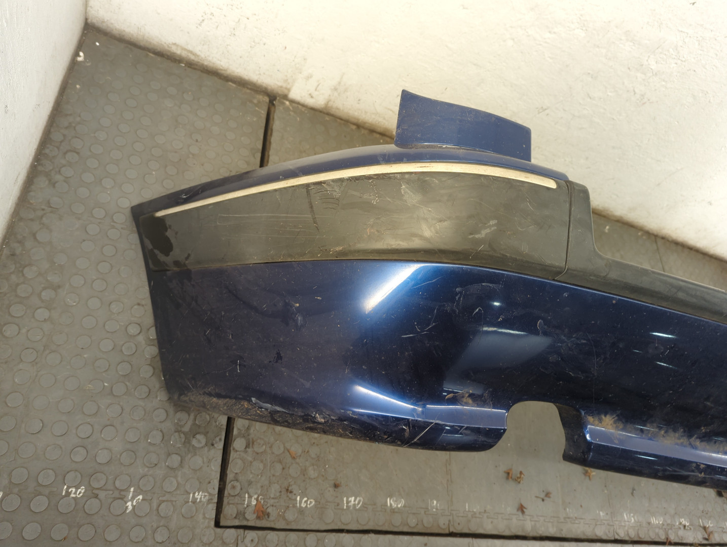 Бампер задний