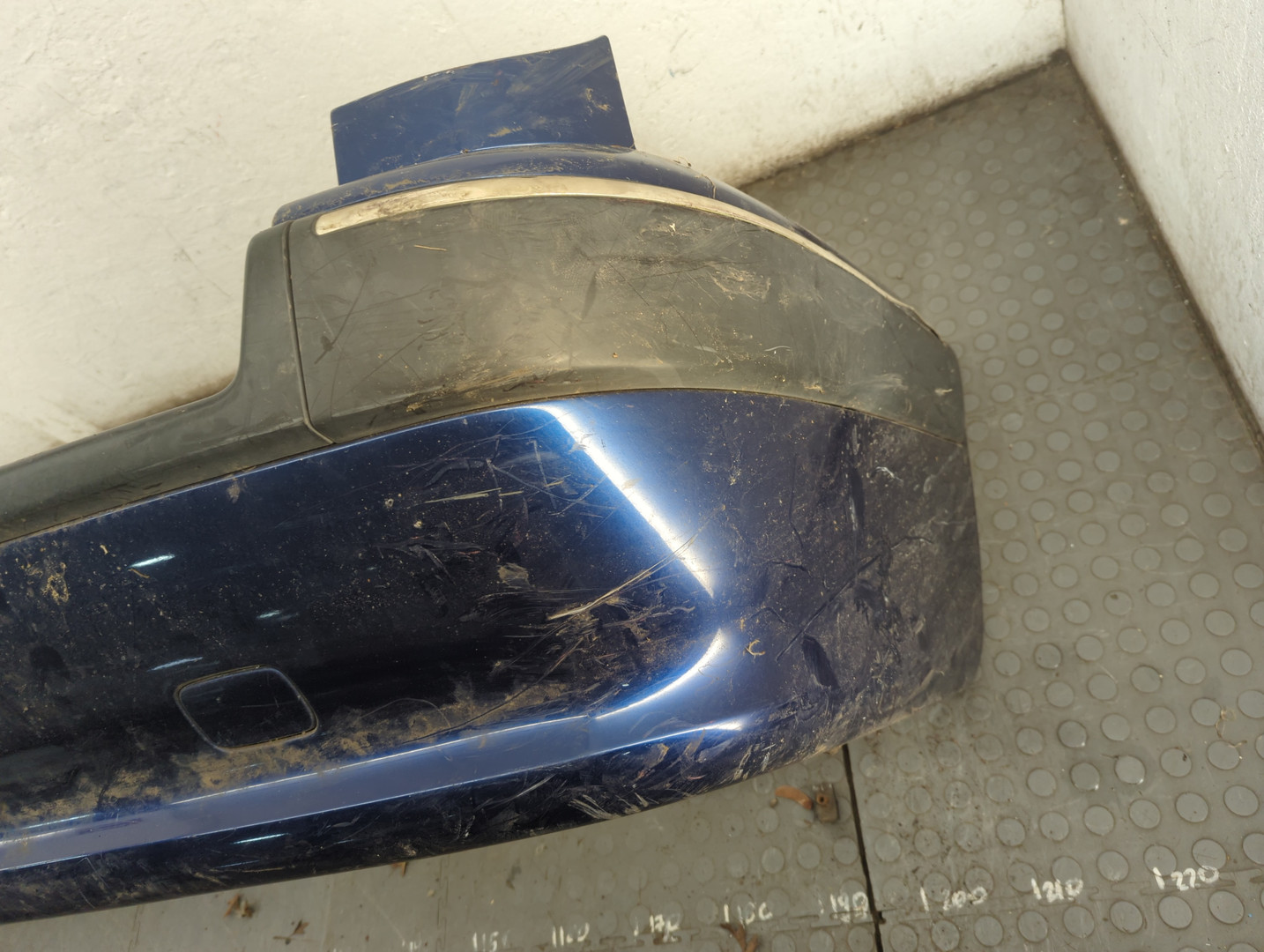 Бампер задний