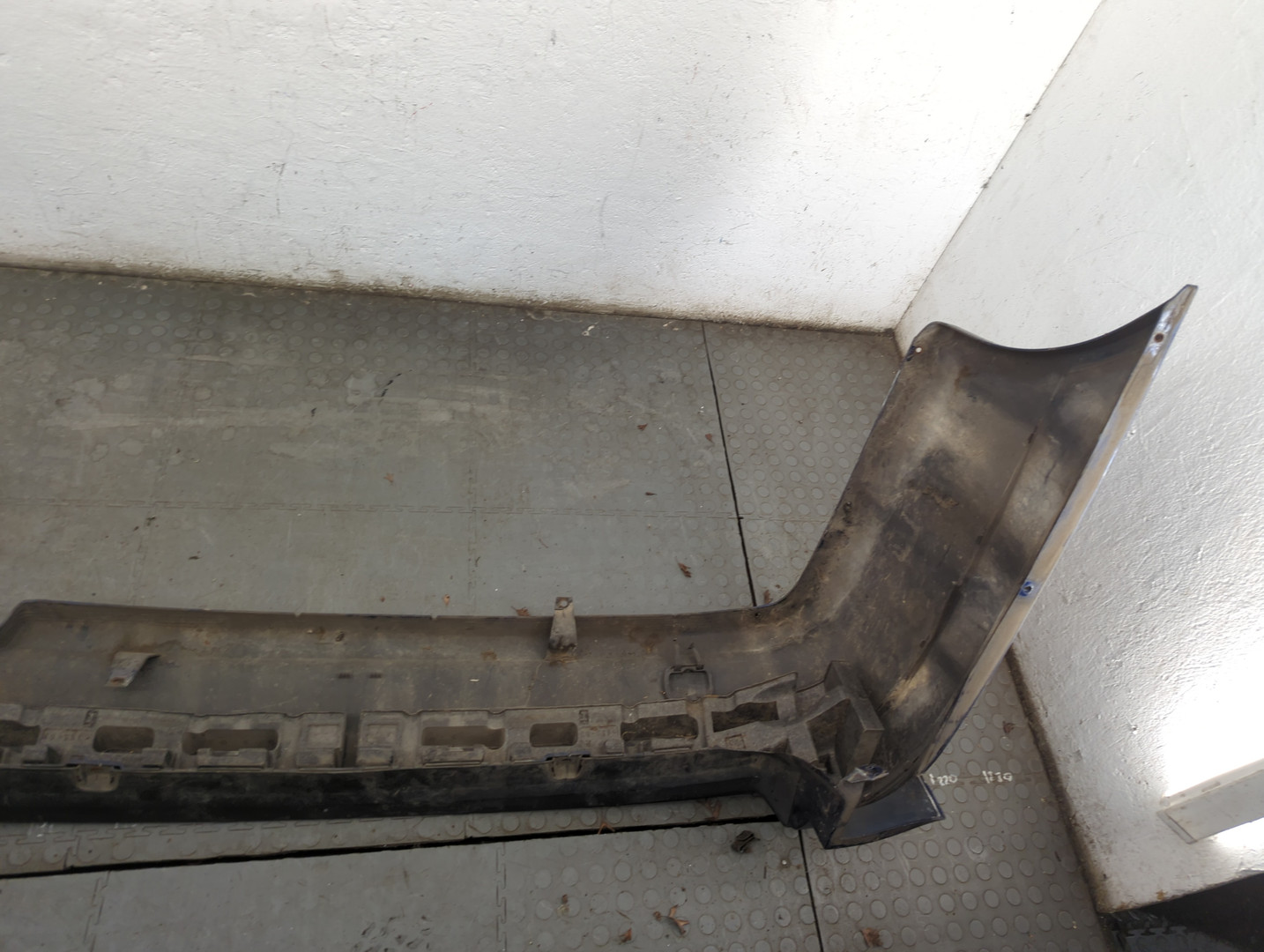 Бампер задний