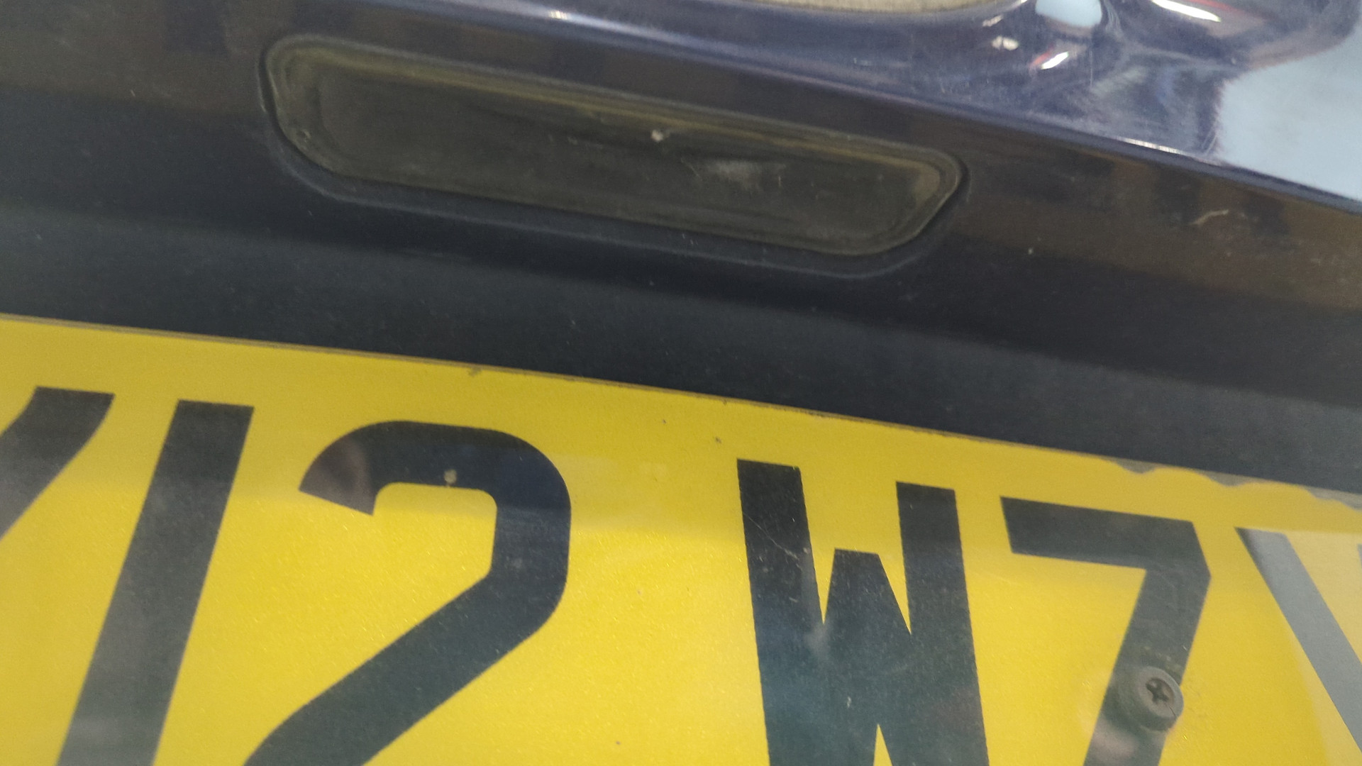 Дверь багажника