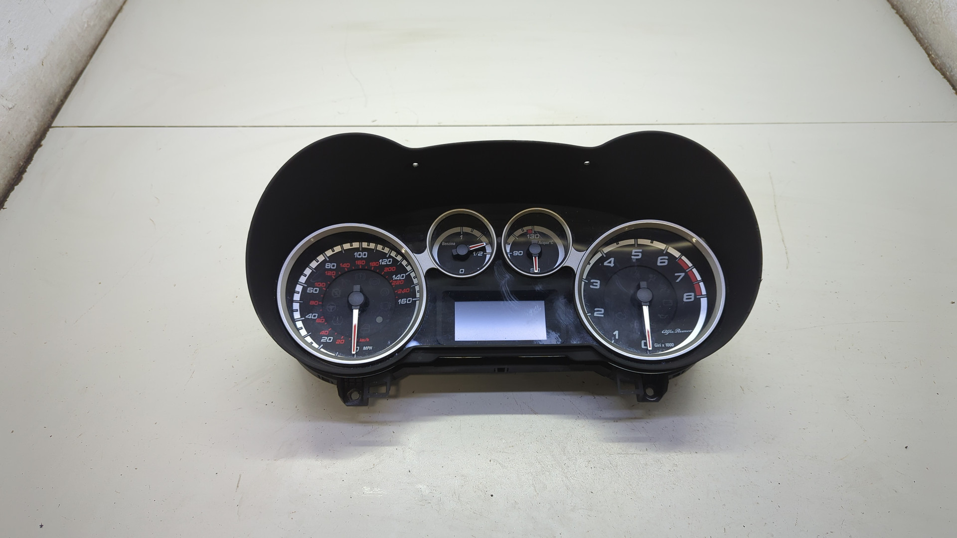 Панель приборов