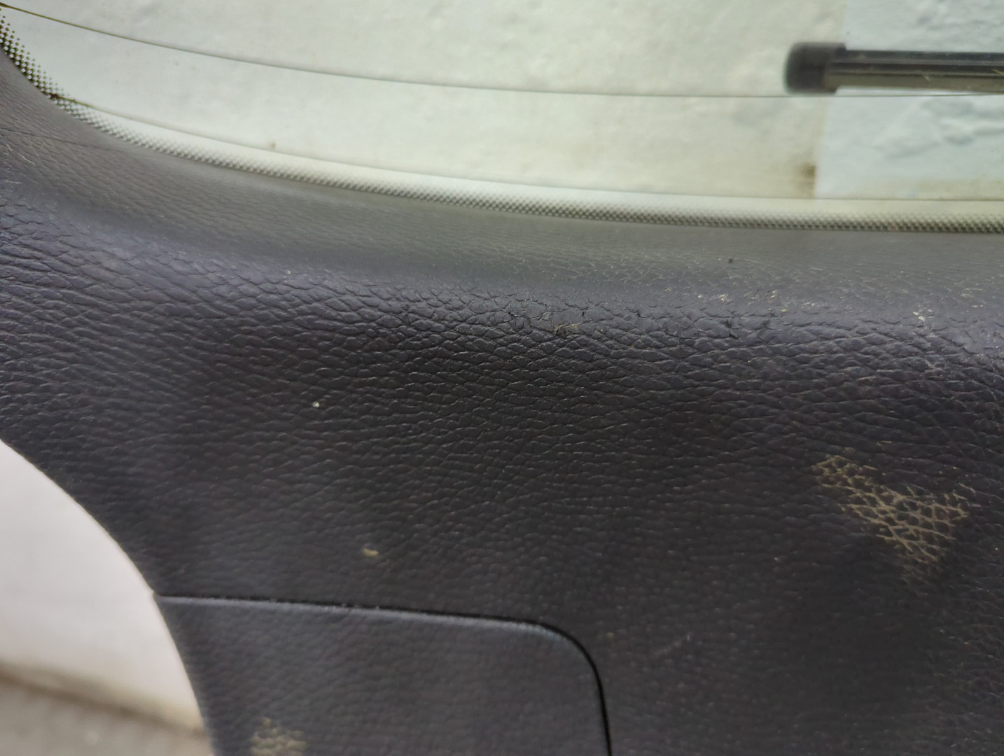 Дверь багажника