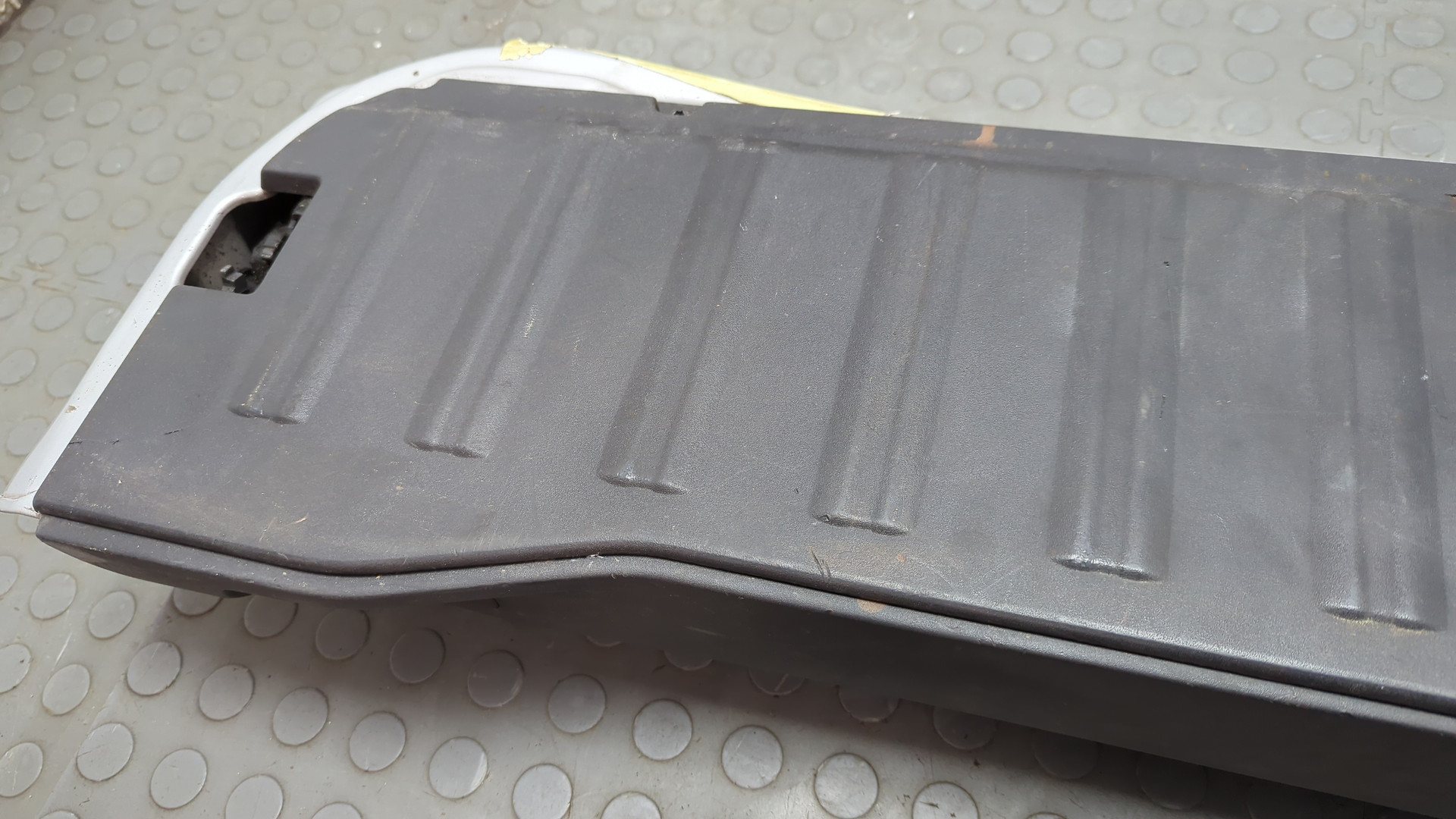 Дверь багажника нижняя (борт)