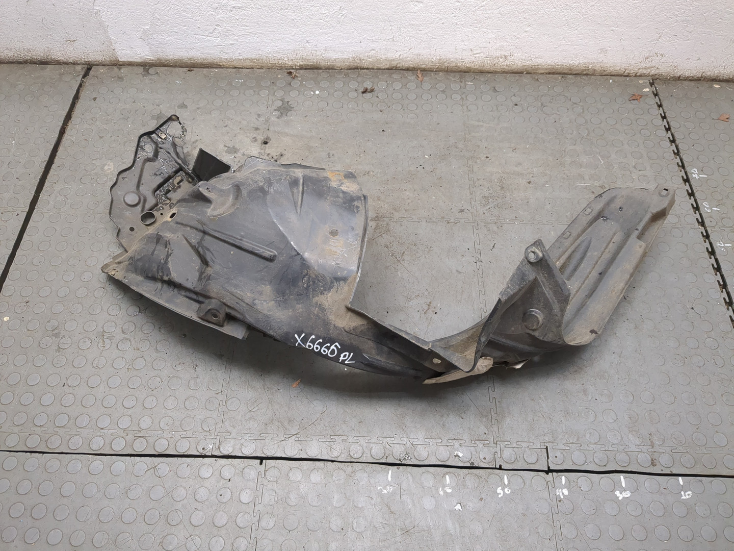 Локер передний левый