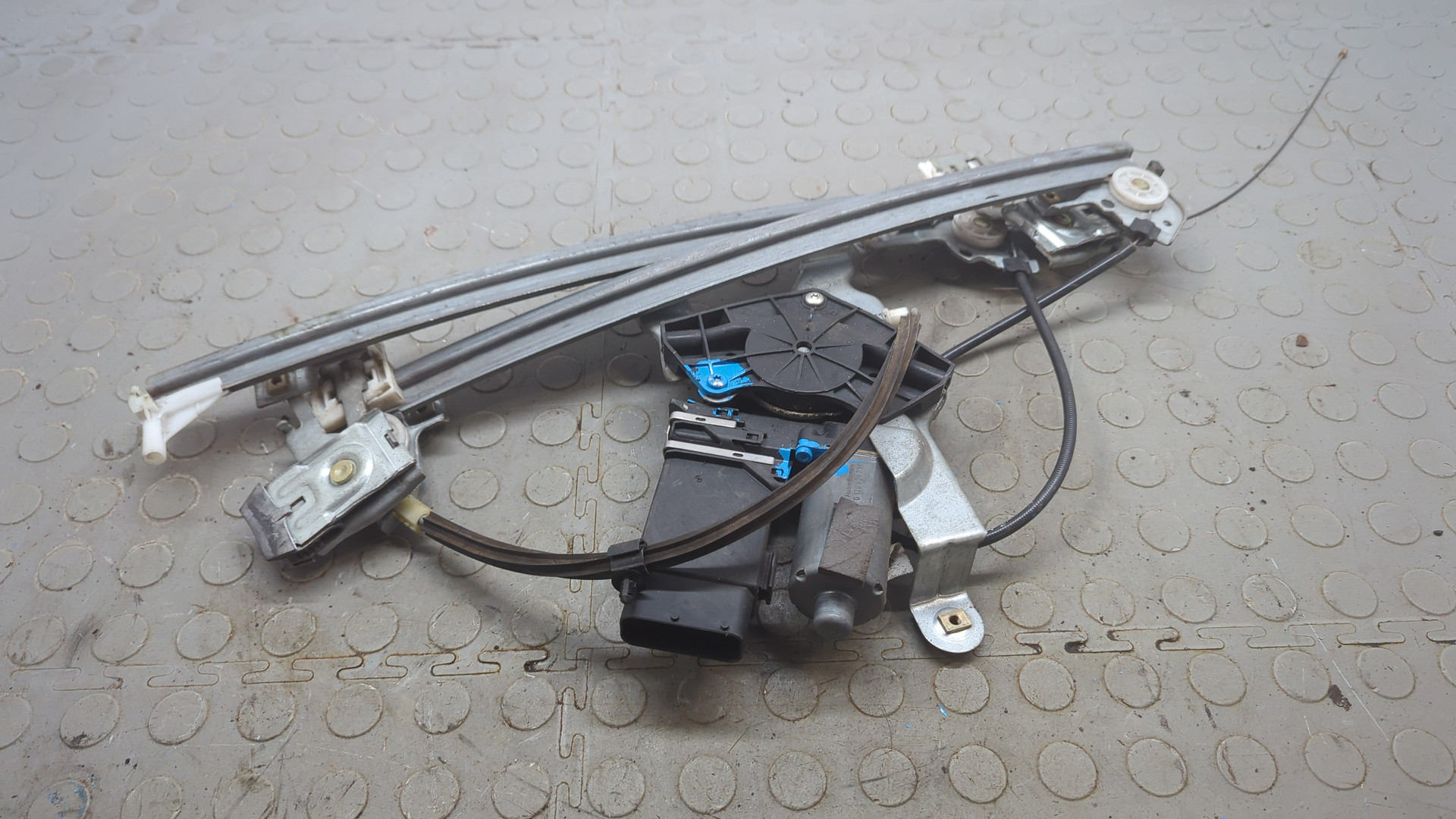 Стеклоподъемник электр. передний левый