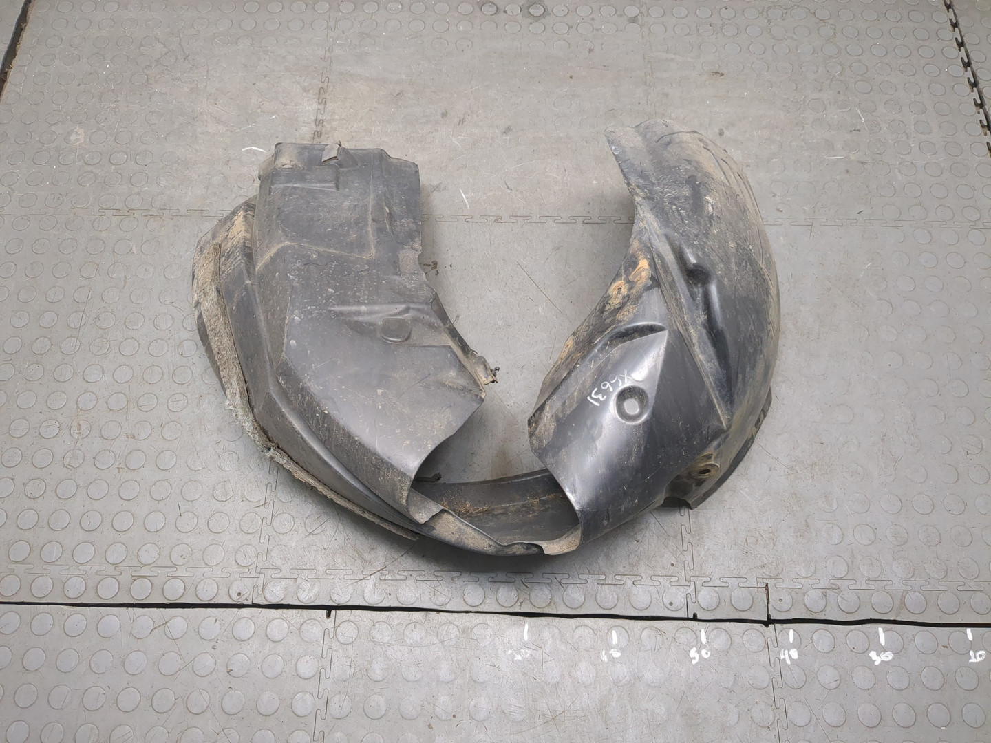 Локер передний правый