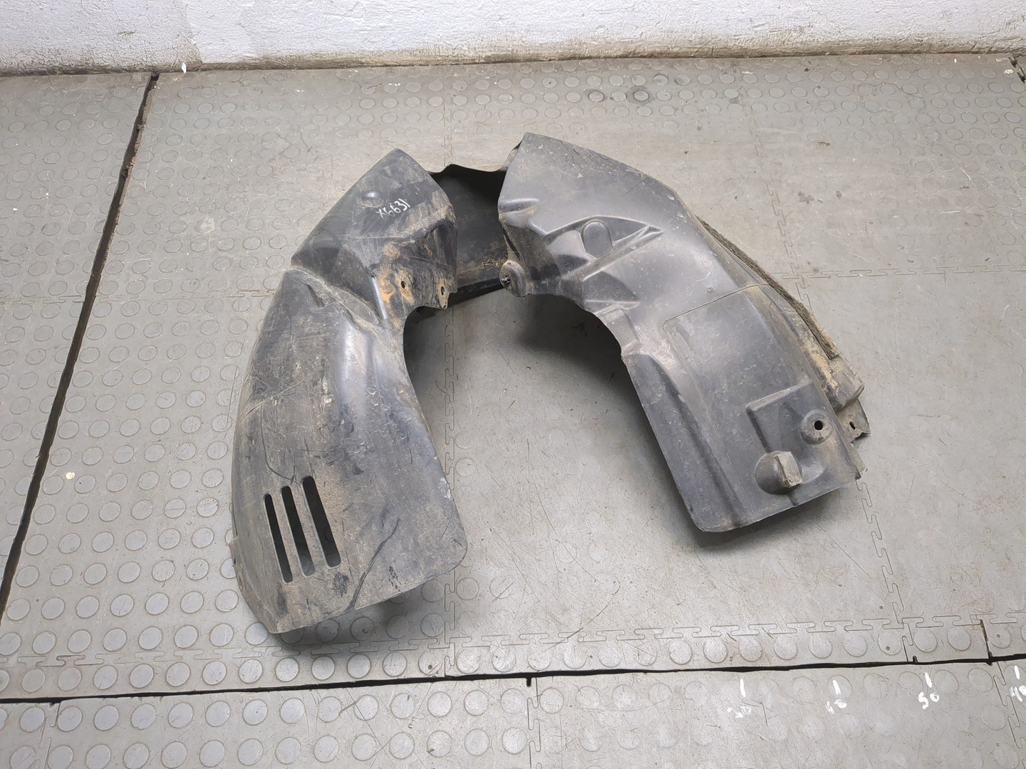 Локер передний правый