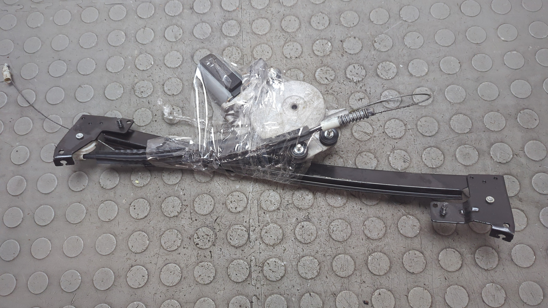 Стеклоподъемник электр. передний левый