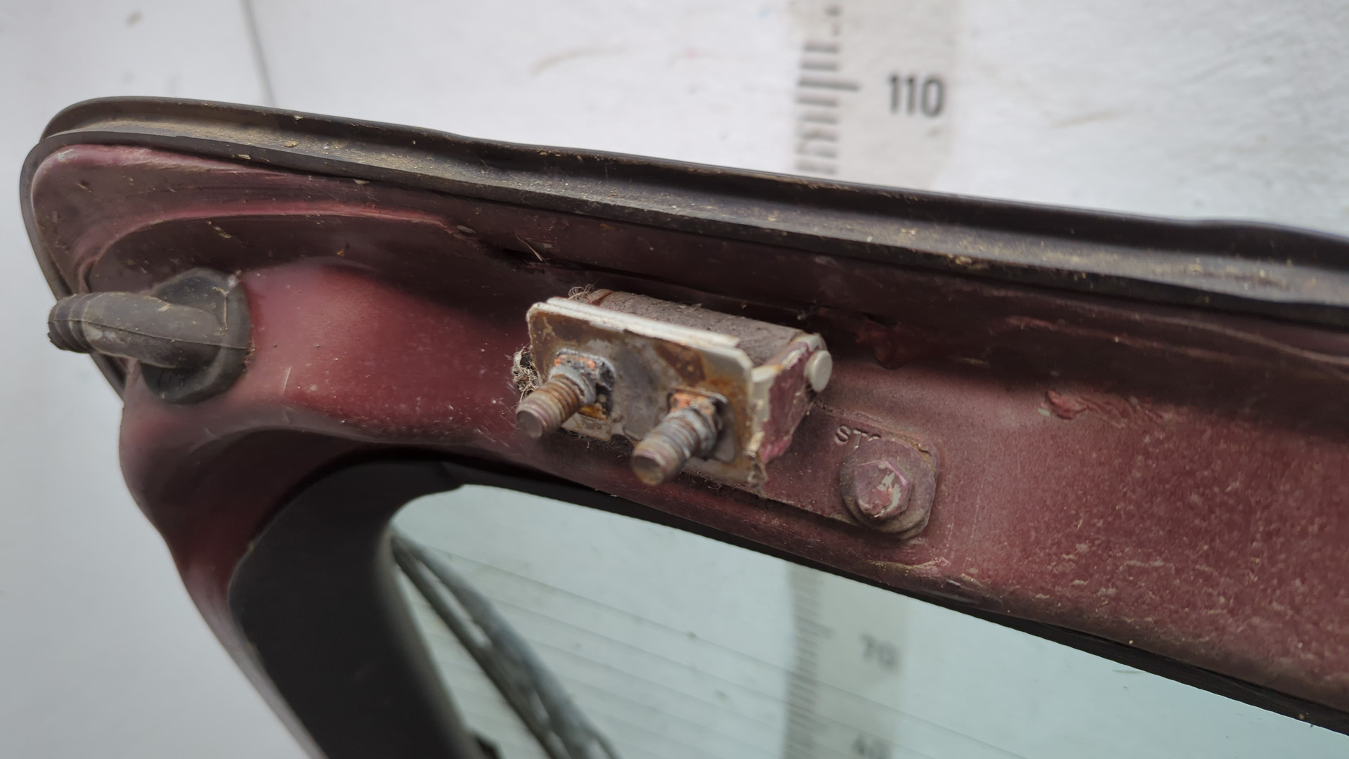 Дверь багажника