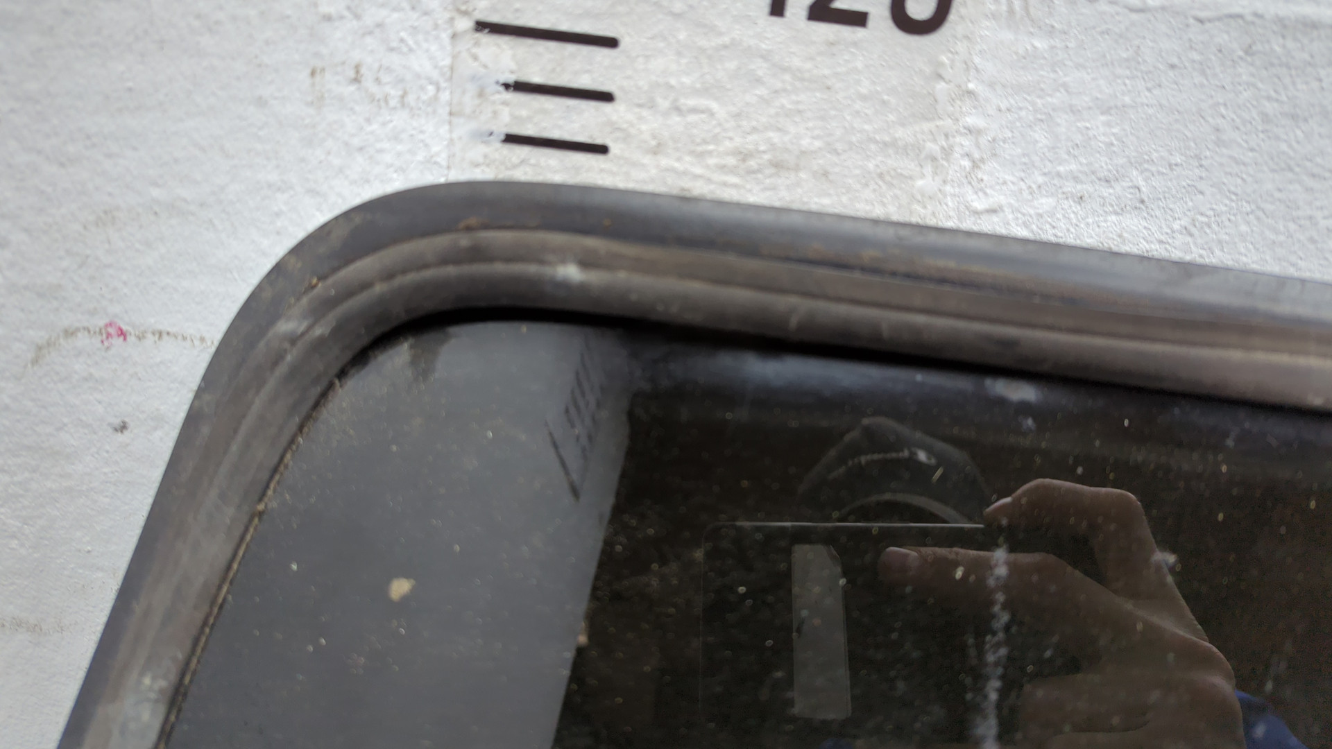 Дверь багажника